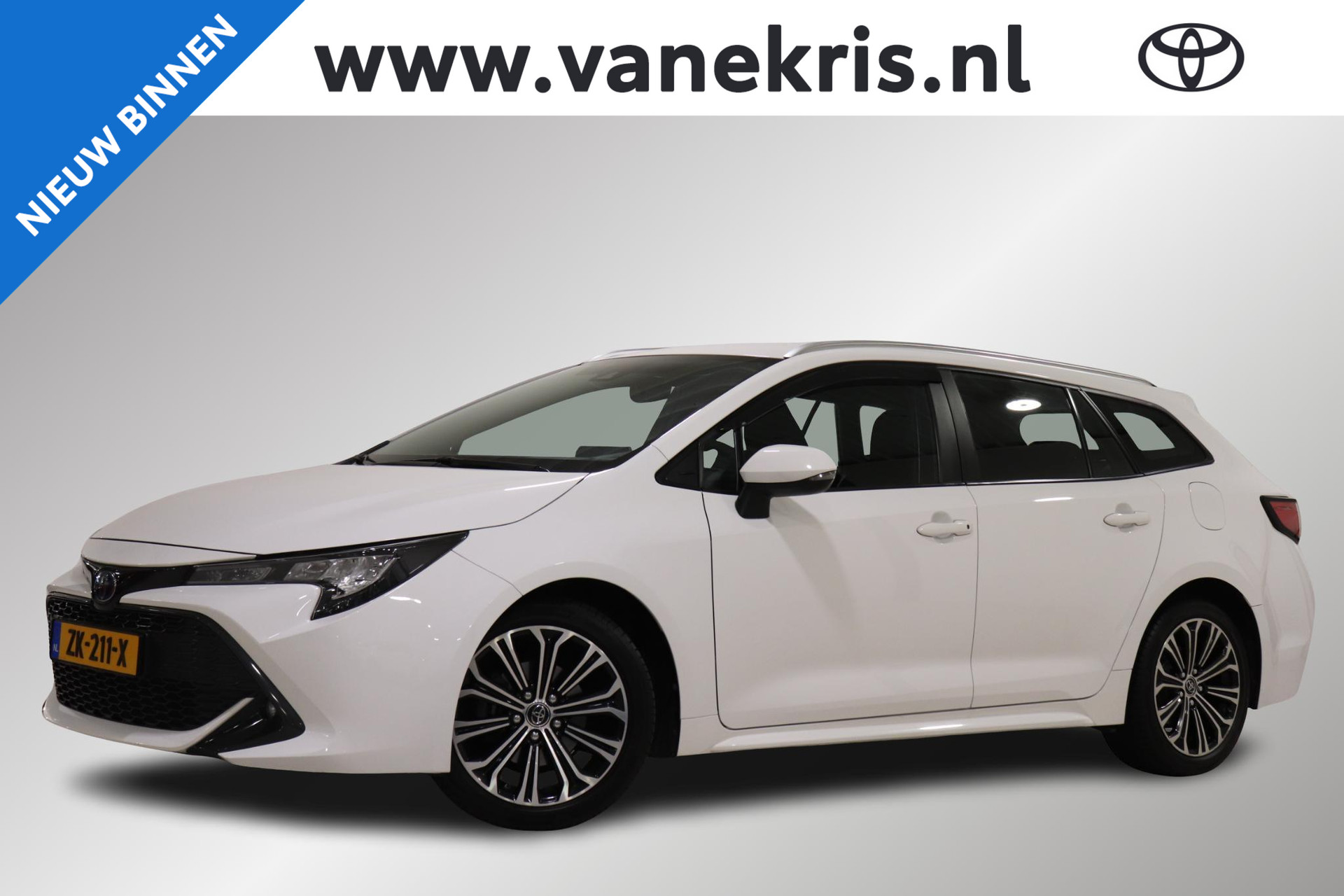 Toyota Corolla Touring Sports 1.8 Hybrid First Edition, Trekhaak, Climate Control, Cruise Control, Apple Carplay & Android Auto, Camera, Navigatie!