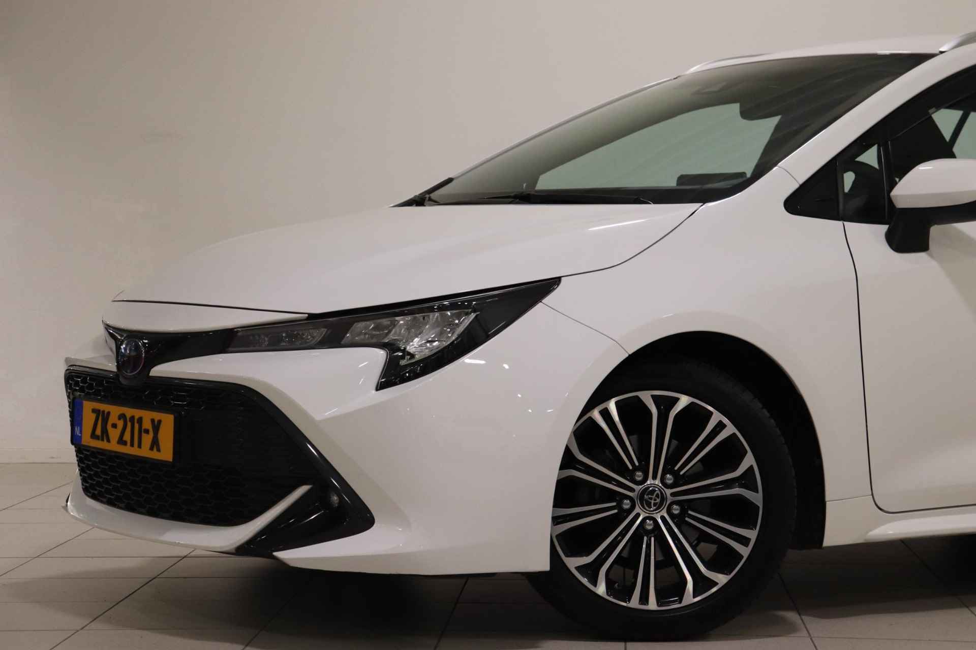 Toyota Corolla Touring Sports 1.8 Hybrid First Edition, Trekhaak, Climate Control, Cruise Control, Apple Carplay & Android Auto, Camera, Navigatie! - 25/39