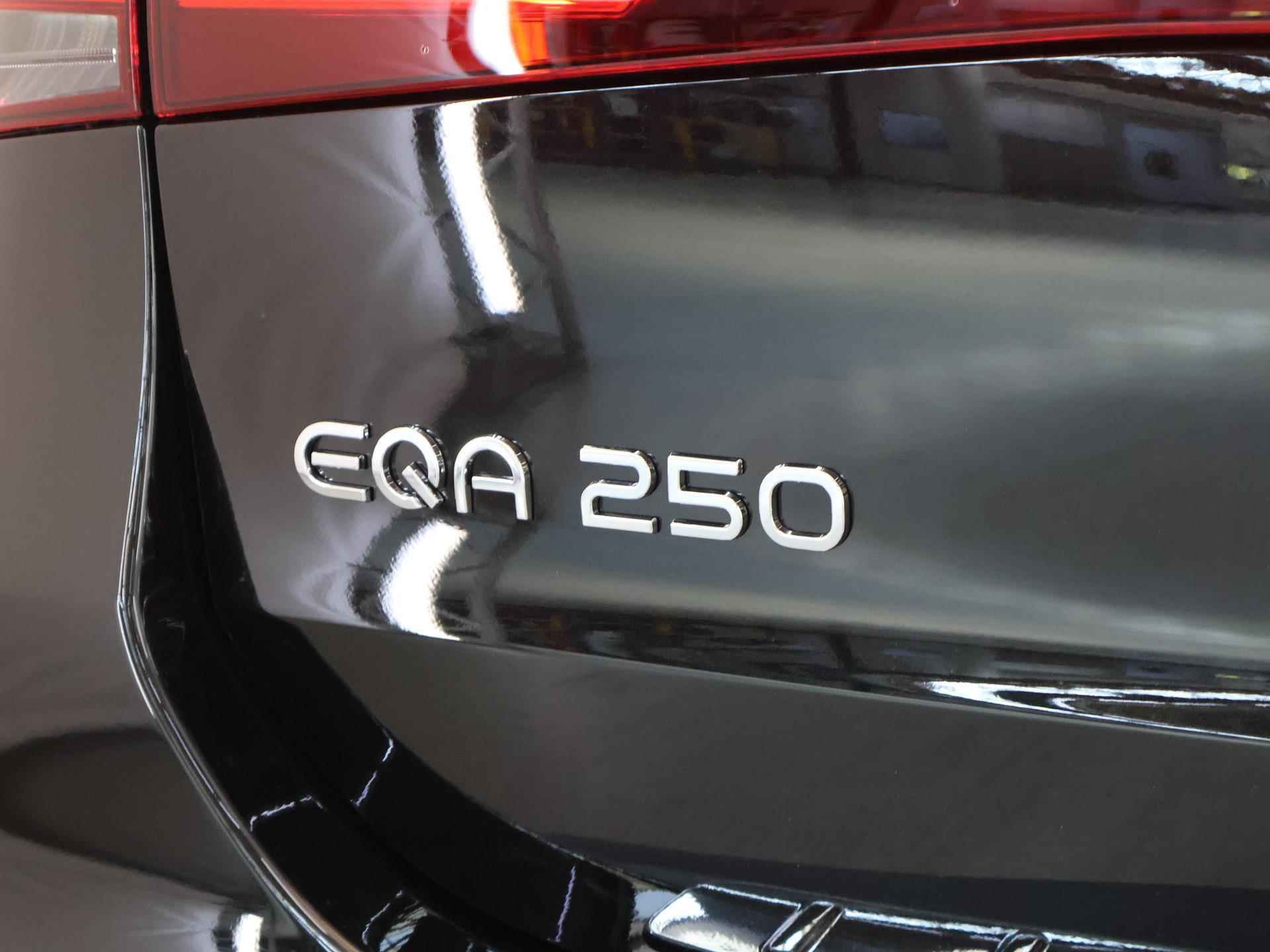Mercedes-Benz EQA 250 Sport Edition | Keyless Entry | AMG Line Interieur- en Exterieur | Navigatie | Sfeerverlichting | Stoelverwarming - 46/49