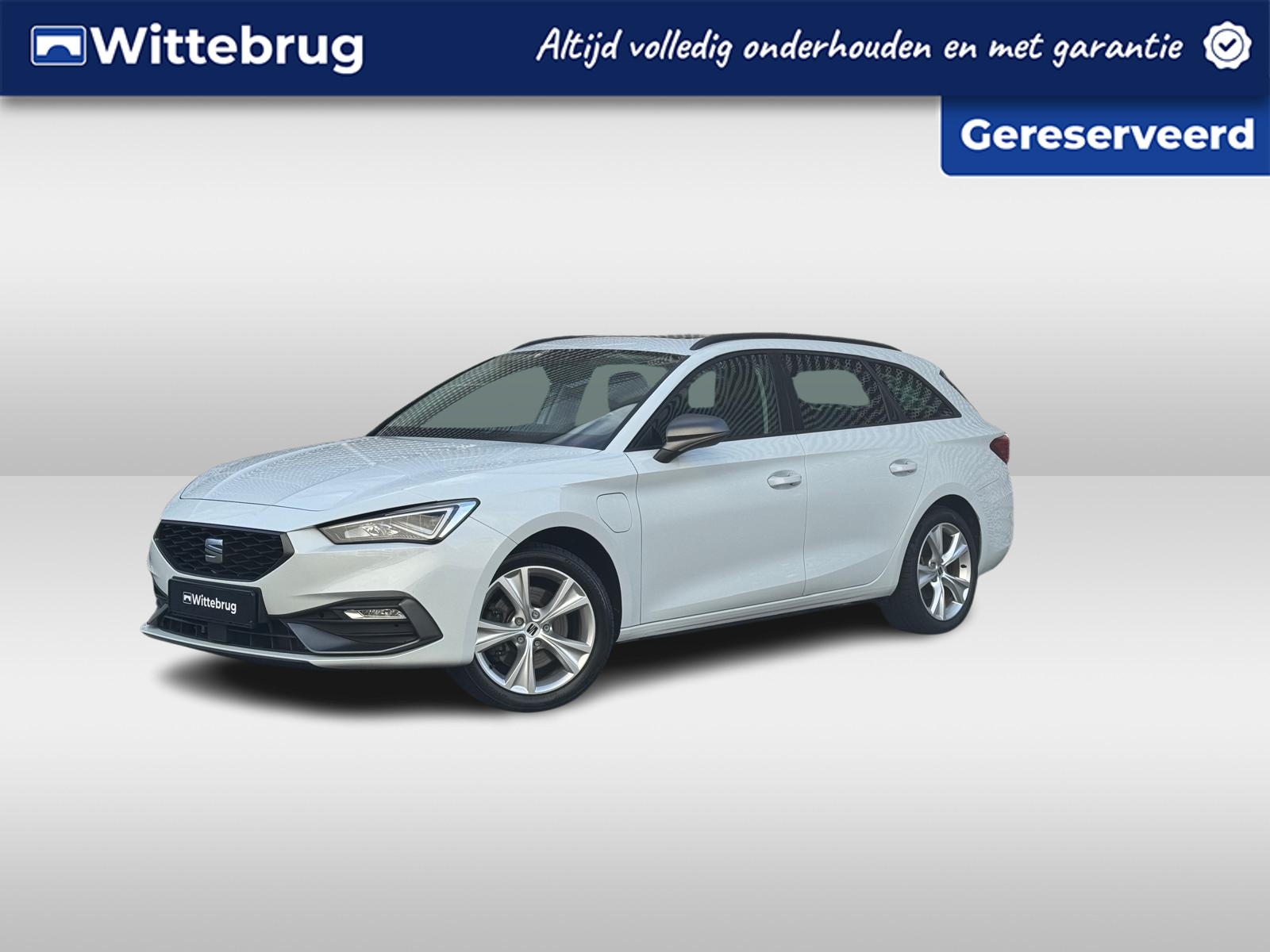 SEAT Leon Sportstourer 1.4 TSI eHybrid PHEV 204PK DSG FR / 17" LMV / Panoramadak / Achteruitrijcamera / Stuur + Stoelverwarming