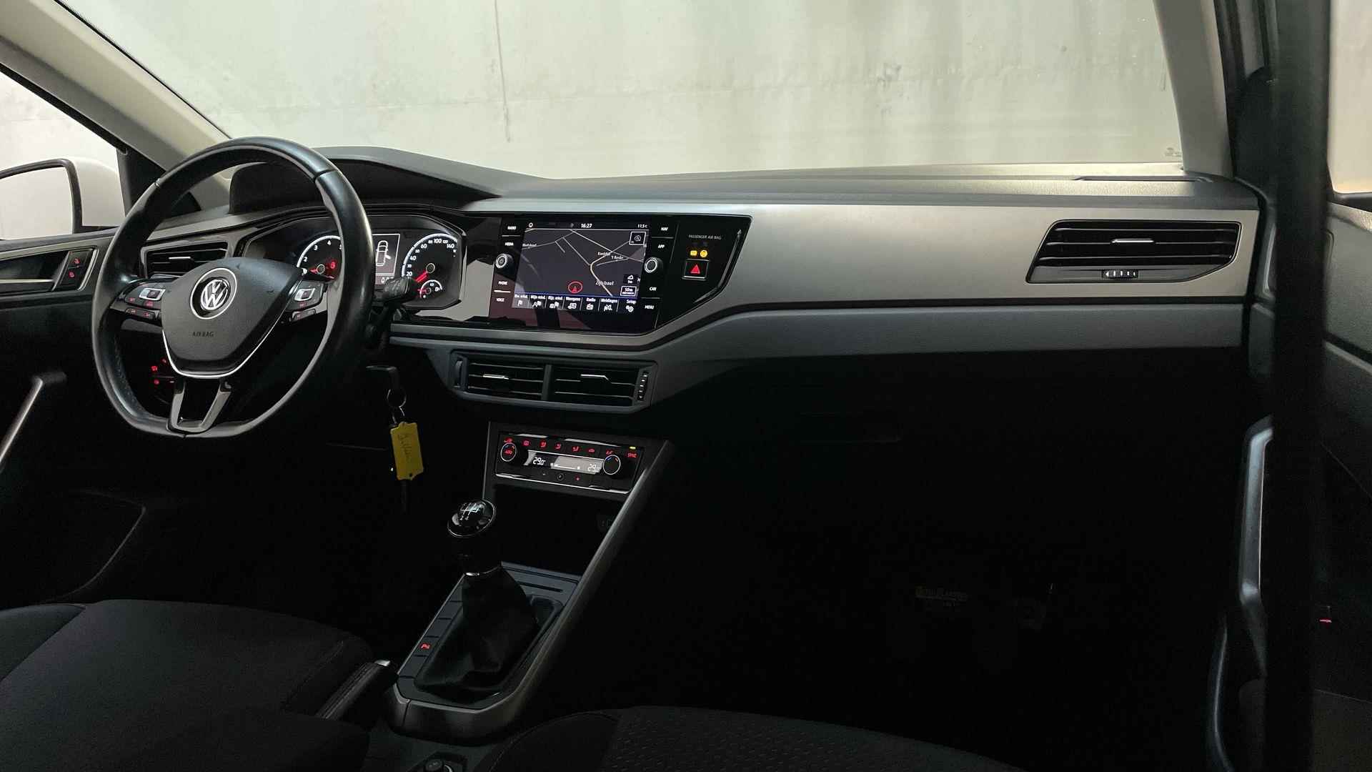 Volkswagen Polo 1.0 TSI Comfortline Climate Control Parkeersensoren Navigatie - 2/24