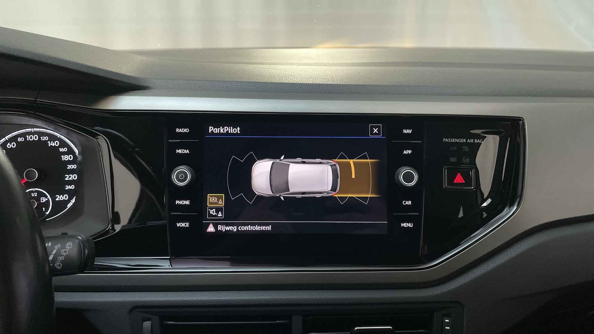 Volkswagen Polo 1.0 TSI Comfortline Climate Control Parkeersensoren Navigatie - 4/24