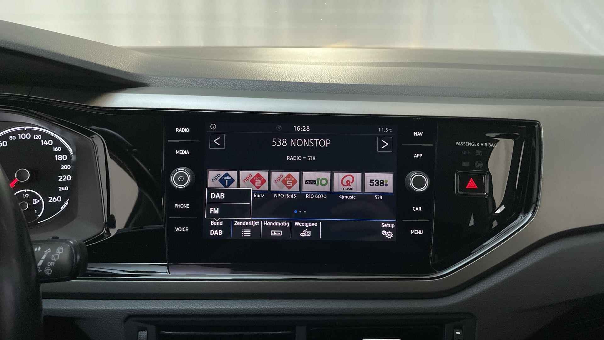 Volkswagen Polo 1.0 TSI Comfortline Climate Control Parkeersensoren Navigatie - 20/24