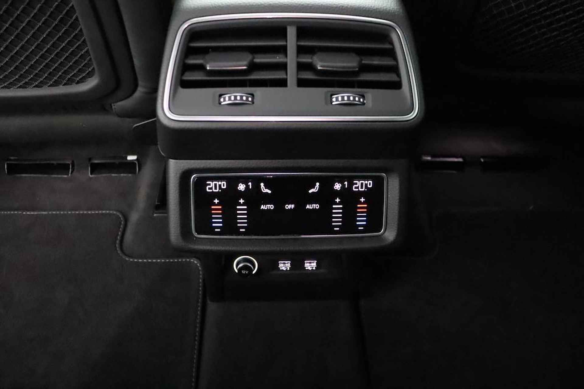 Audi e-tron e-tron 55 quattro Advanced 95 kWh / Pano-Dak / Black-Style - 47/67