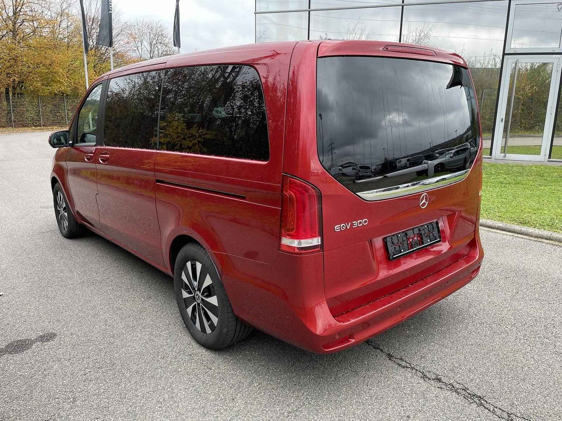 Mercedes-Benz EQV 300 L2 90 kWh 8-Zitter 47.900 EX BTW Distronic LED Navi 360 Camera - 2/11