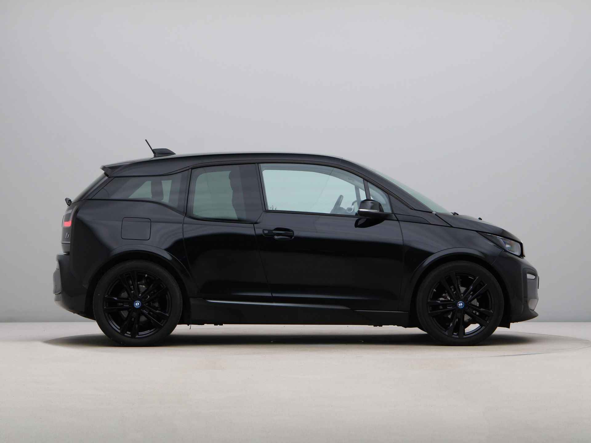 BMW i3 Dark Shadow Edition 120Ah 42 kWh - 8/24