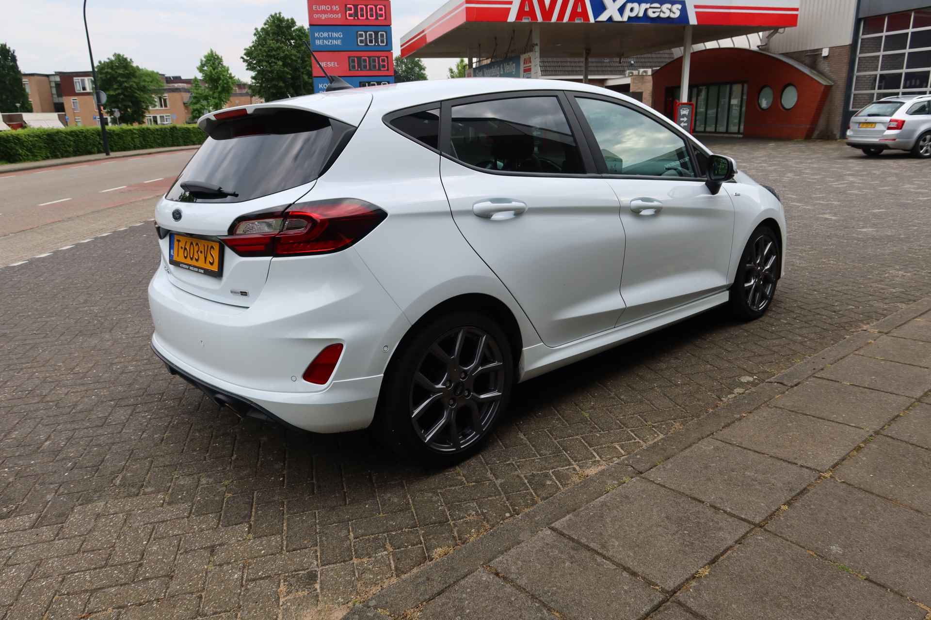 Ford Fiesta 1.0 EcoB 125PK Hybrid ST-Line X NAVI I WINTERPACK I LED - 6/30