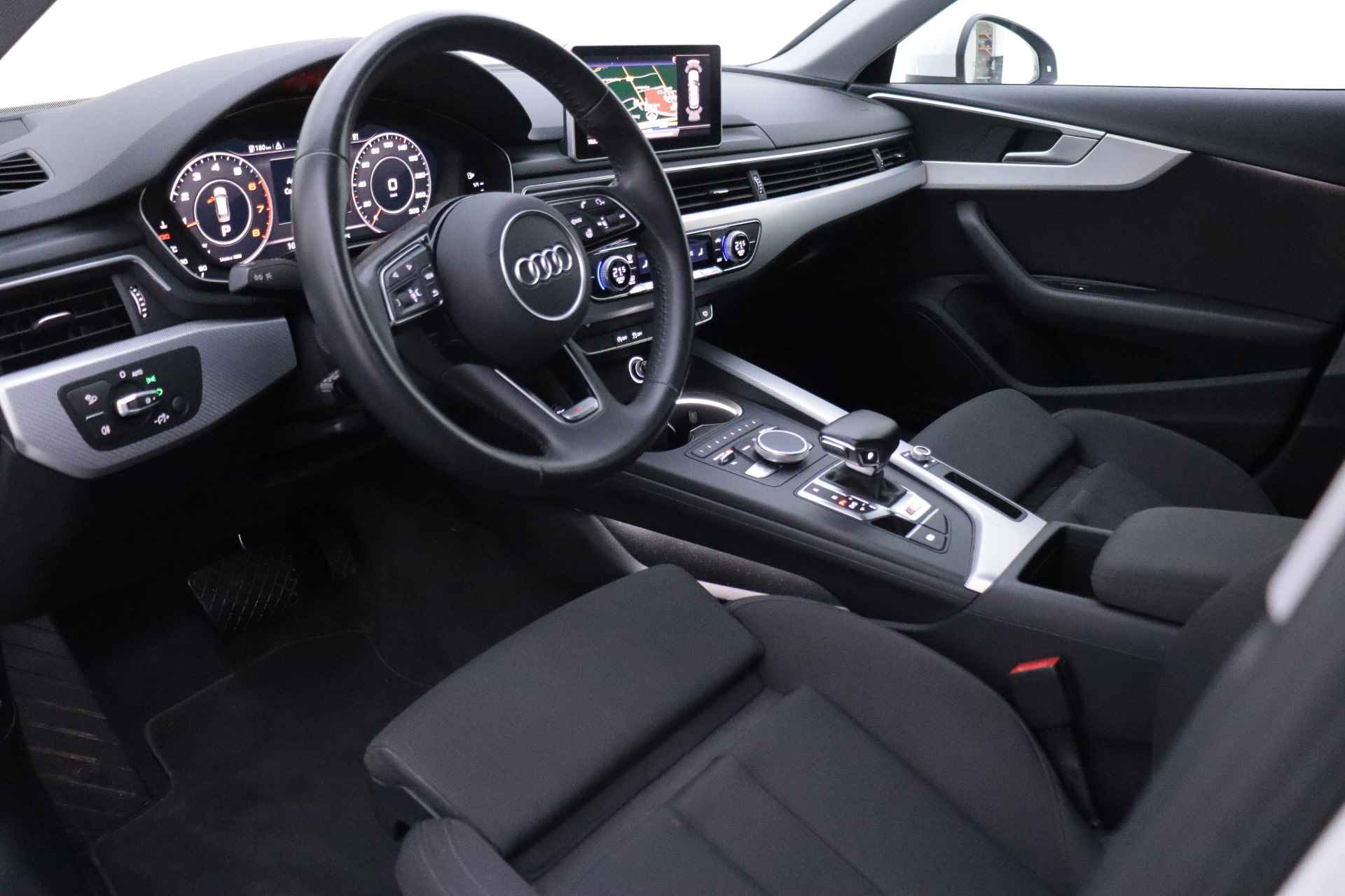 Audi A4 Avant 35(2.0)TFSI S-Tr. S-LINE Int FULL LED/DIGIDASH/CARPLAY/NAVI/CRUISE/PDC V+A/TREKHAAK/LMV 18'' - 16/28