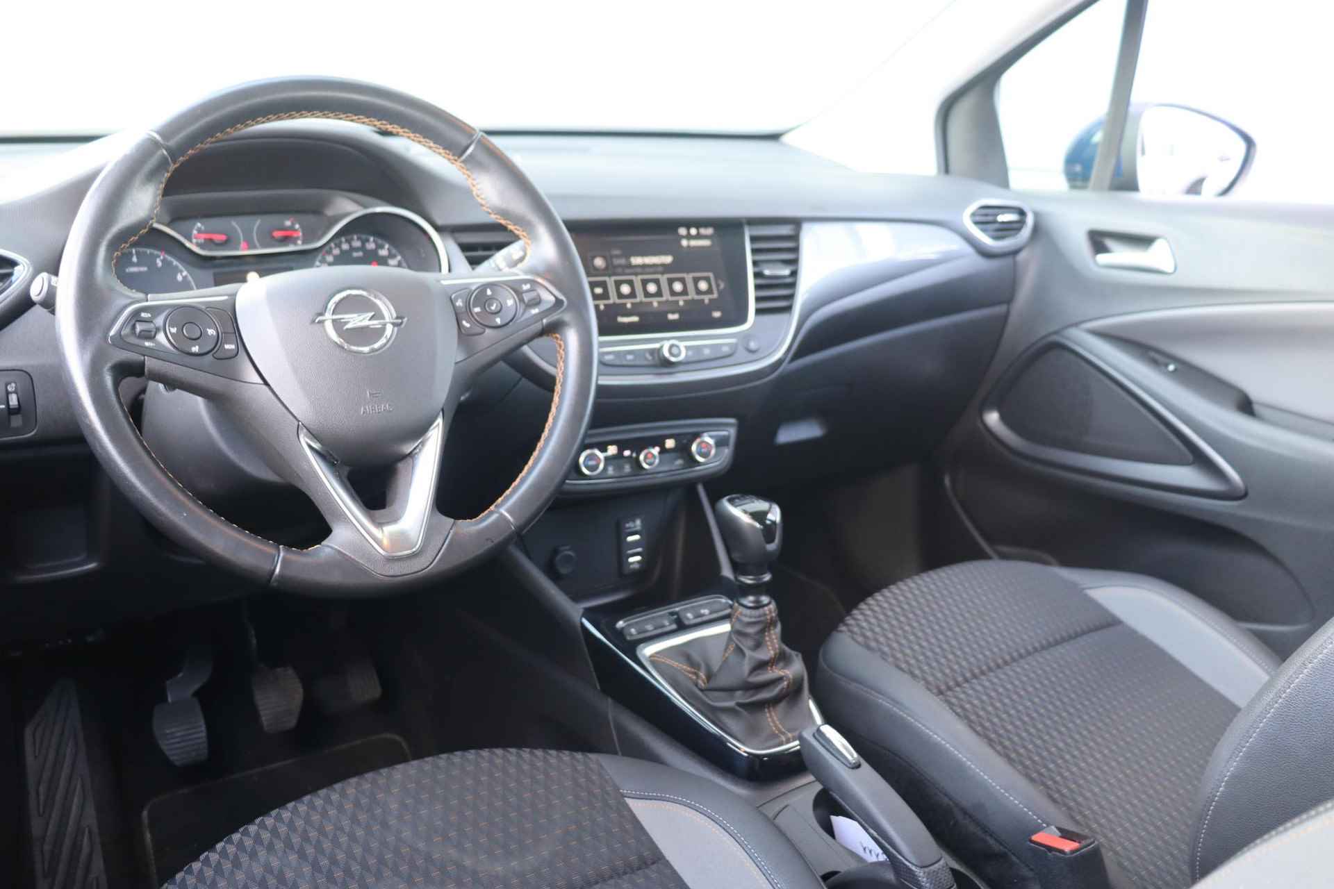 Opel Crossland X 1.2 Turbo Innovation / Navigatie / Climate / Cruise / 1e eigenaar / Keyless - 3/46