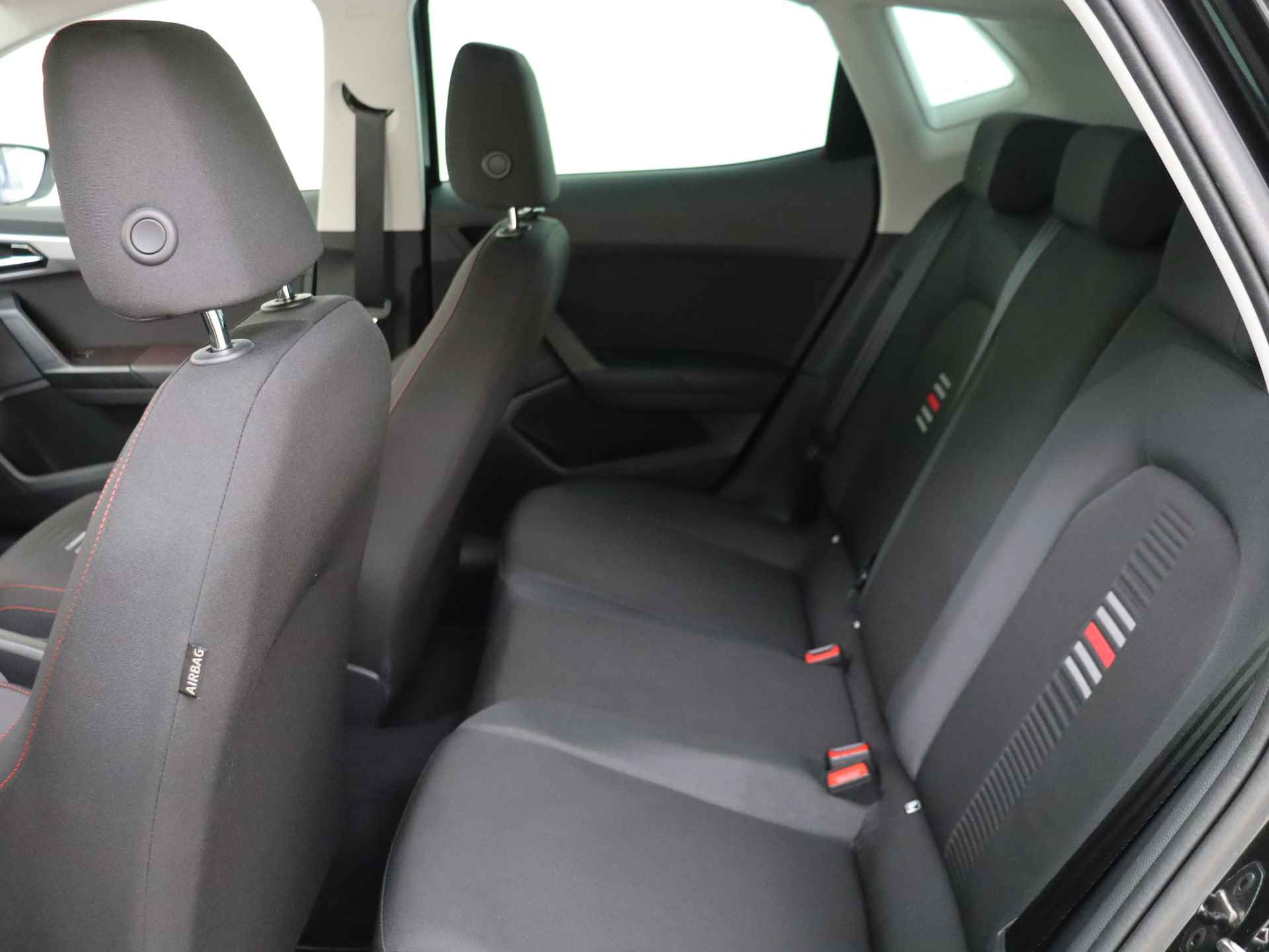 SEAT Ibiza 1.0 TSI FR Business Intense 5 deurs | Climate Control | Navigatie | 18 inch Lichtmetalen velgen - 12/33