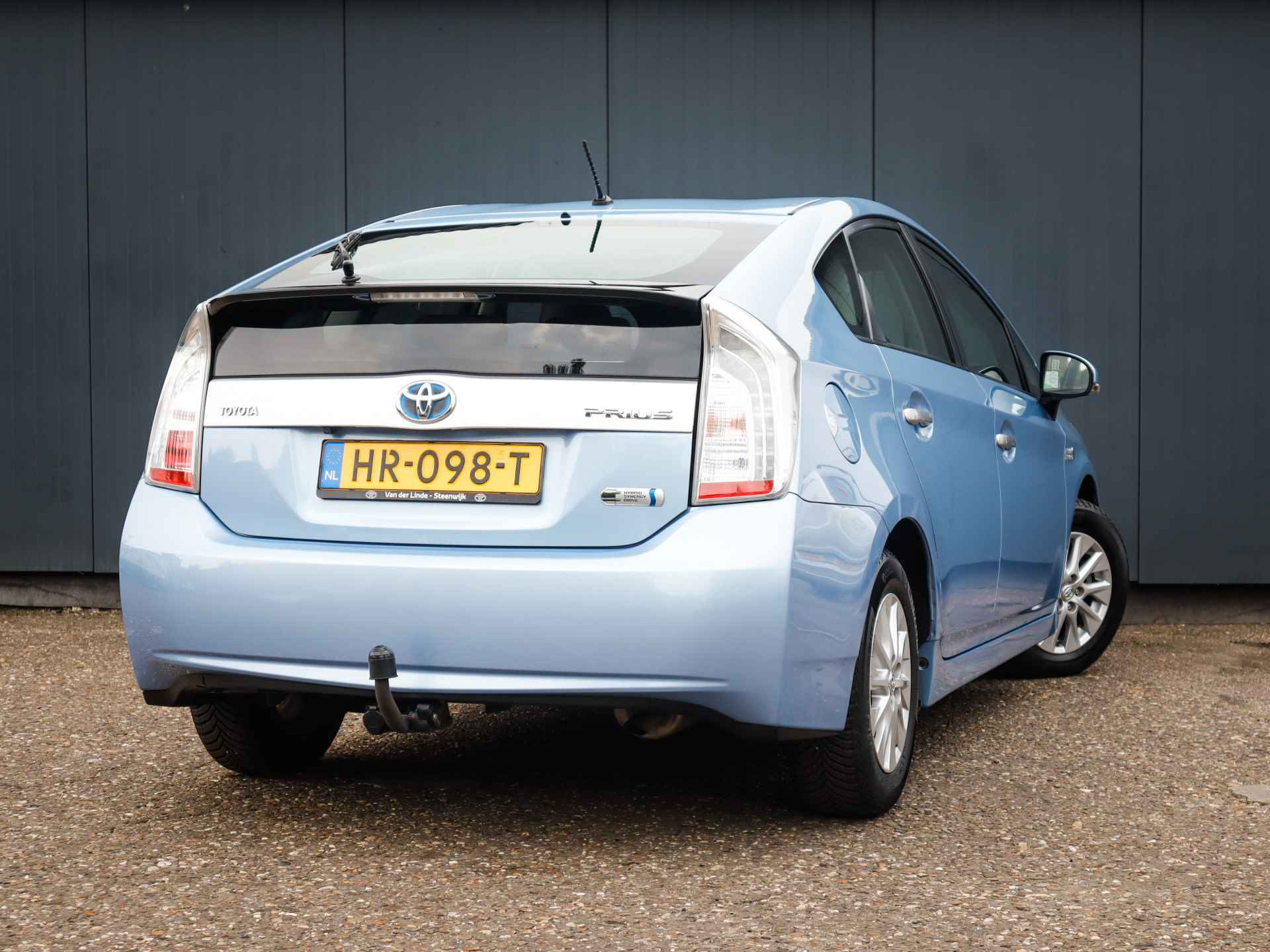 Toyota Prius 1.8 Plug-in Aspiration (100PK), Toyota-Dealer-Onderh., 12-MND-BOVAG, NL-Auto, Navigatie, Leer, Stoelverwarming, Achteruitrijcamera, Cruise-Control, Trekhaak, Head-Up-Display, Privacy-Glas - 4/49