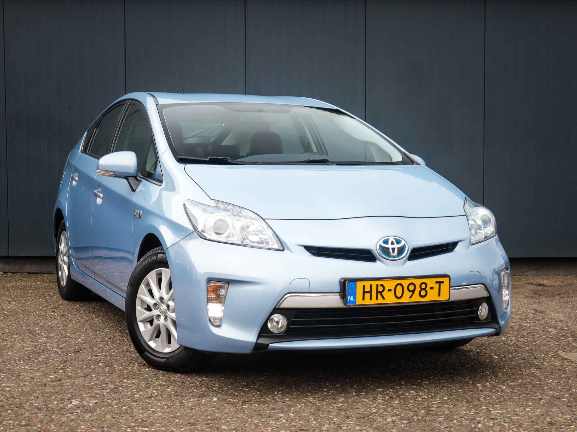 Toyota Prius 1.8 Plug-in Aspiration (100PK), Toyota-Dealer-Onderh., 12-MND-BOVAG, NL-Auto, Navigatie, Leer, Stoelverwarming, Achteruitrijcamera, Cruise-Control, Trekhaak, Head-Up-Display, Privacy-Glas - 9/49