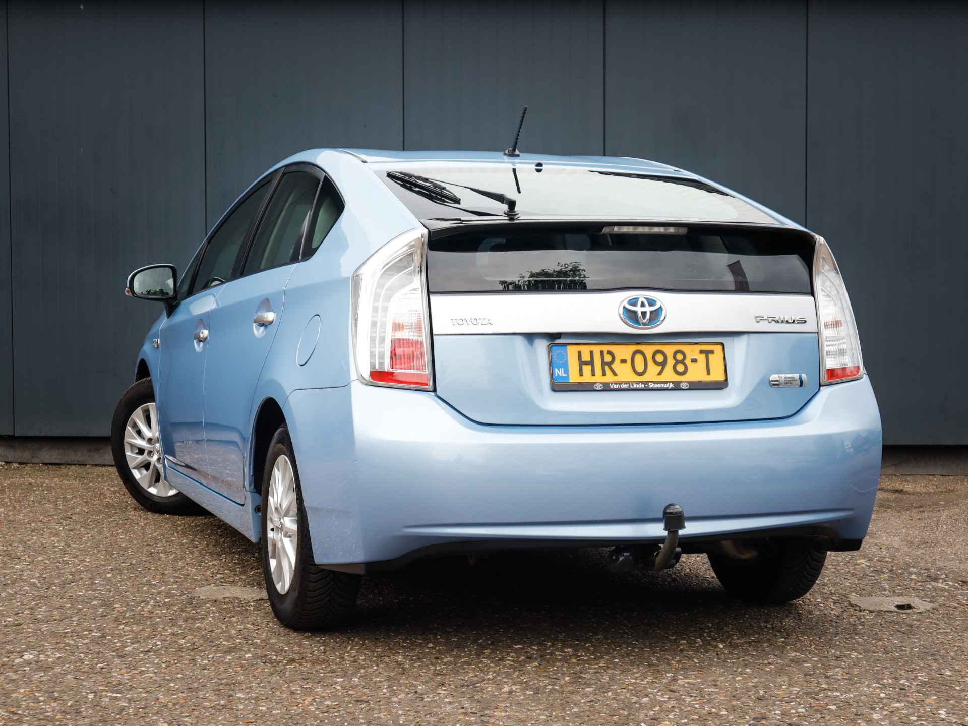 Toyota Prius 1.8 Plug-in Aspiration (100PK), Toyota-Dealer-Onderh., 12-MND-BOVAG, NL-Auto, Navigatie, Leer, Stoelverwarming, Achteruitrijcamera, Cruise-Control, Trekhaak, Head-Up-Display, Privacy-Glas - 11/49