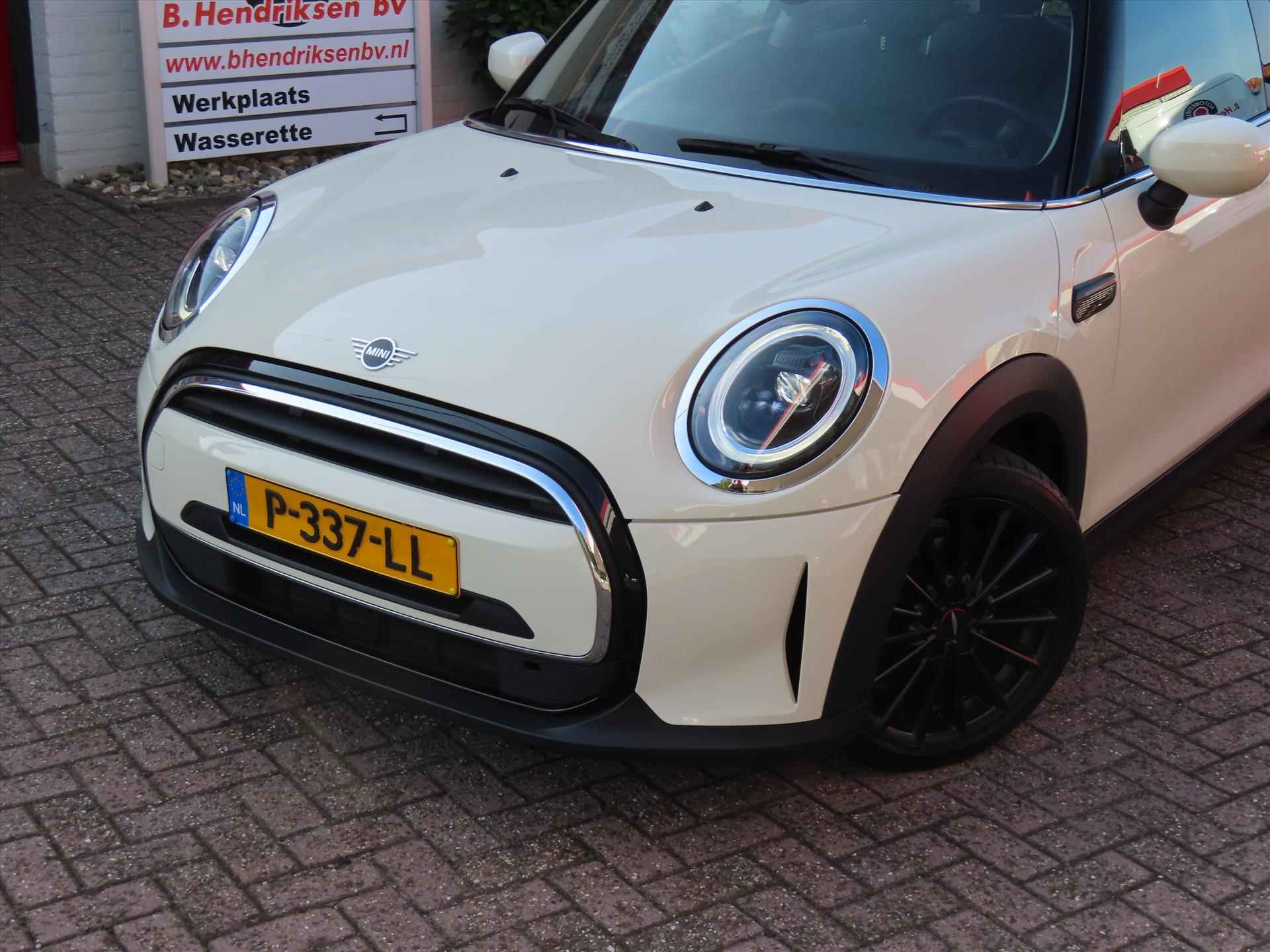 Mini Mini 3-Deurs (f56) 1.5 102pk Aut One Business Edition/ Navigatie/ Half lederen bekleding/ John Cooper Works velgen/ Parkeersensoren/ DAB/ 1 Eigenaar/ Origineel NL/ NAP - 3/40