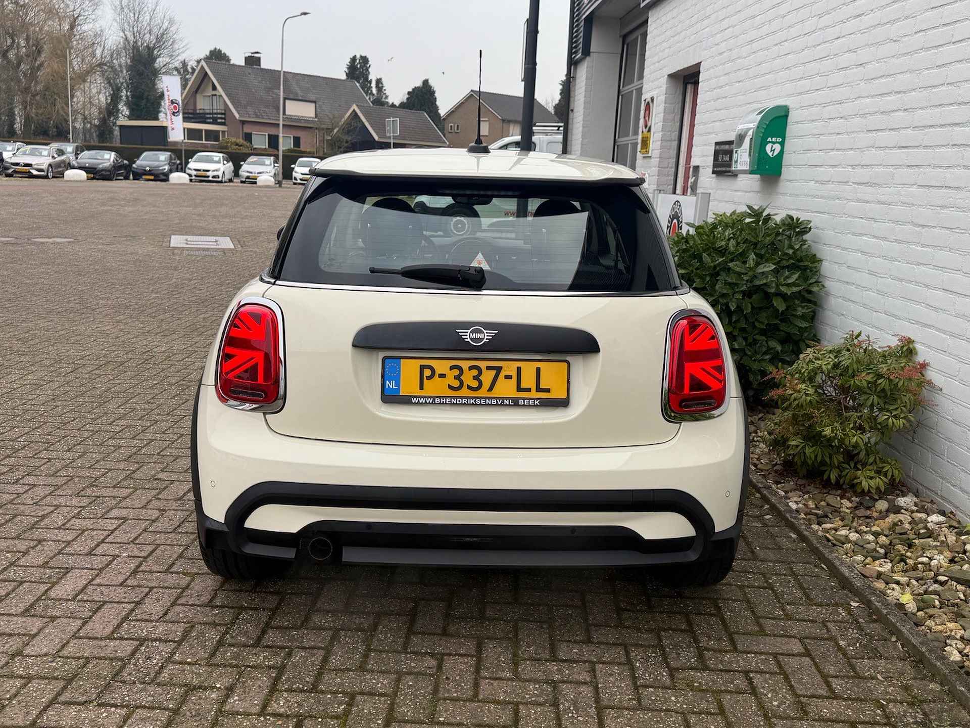 Mini Mini 3-Deurs (f56) 1.5 102pk Aut One Business Edition/ John Cooper Works velgen/ Navigatie/ Half lederen bekleding/ Parkeersensoren/ DAB/ 1 Eigenaar/ Origineel NL/ NAP - 7/39