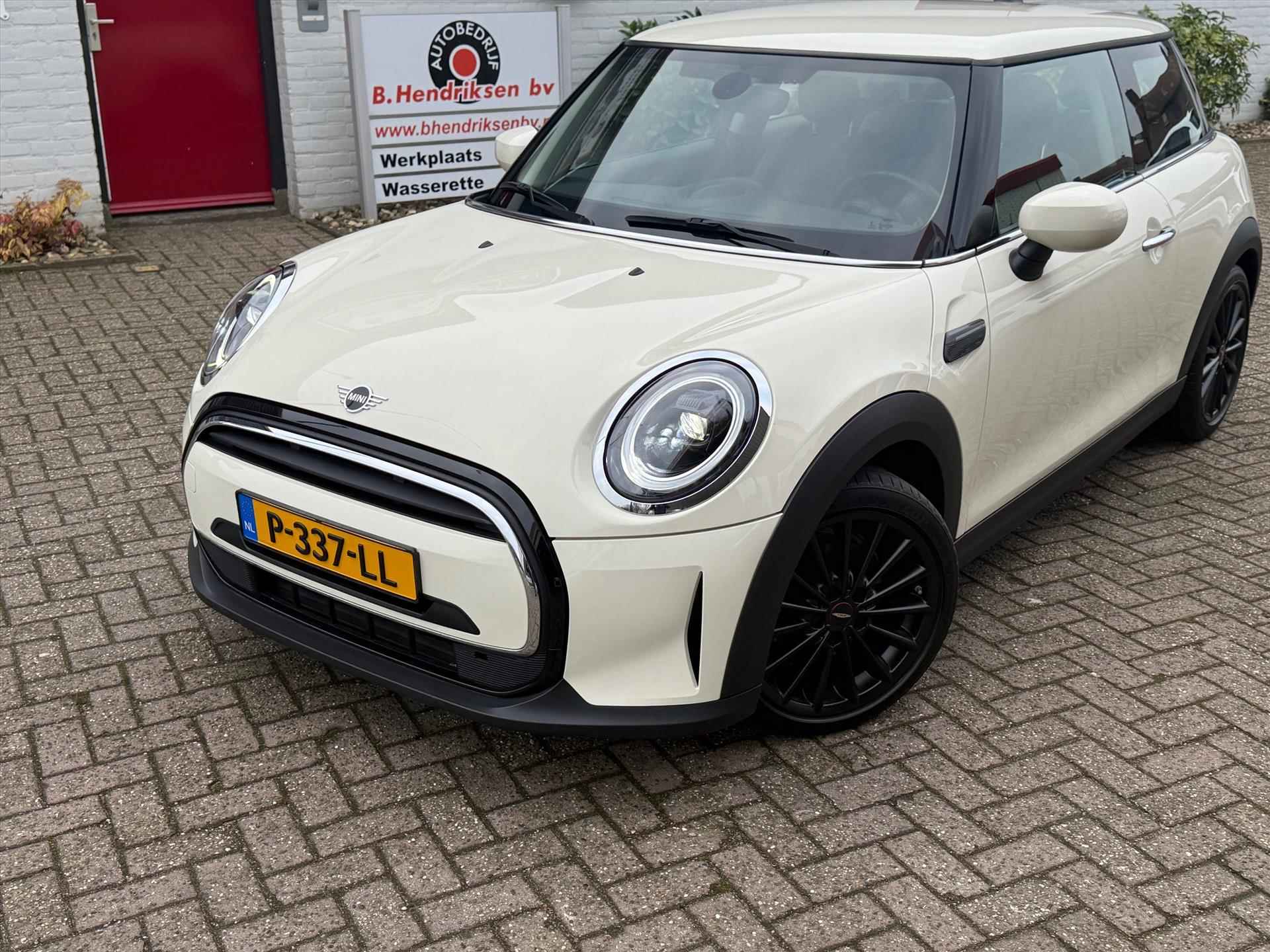 Mini Mini 3-Deurs (f56) 1.5 102pk Aut One Business Edition/ John Cooper Works velgen/ Navigatie/ Half lederen bekleding/ Parkeersensoren/ DAB/ 1 Eigenaar/ Origineel NL/ NAP - 3/39