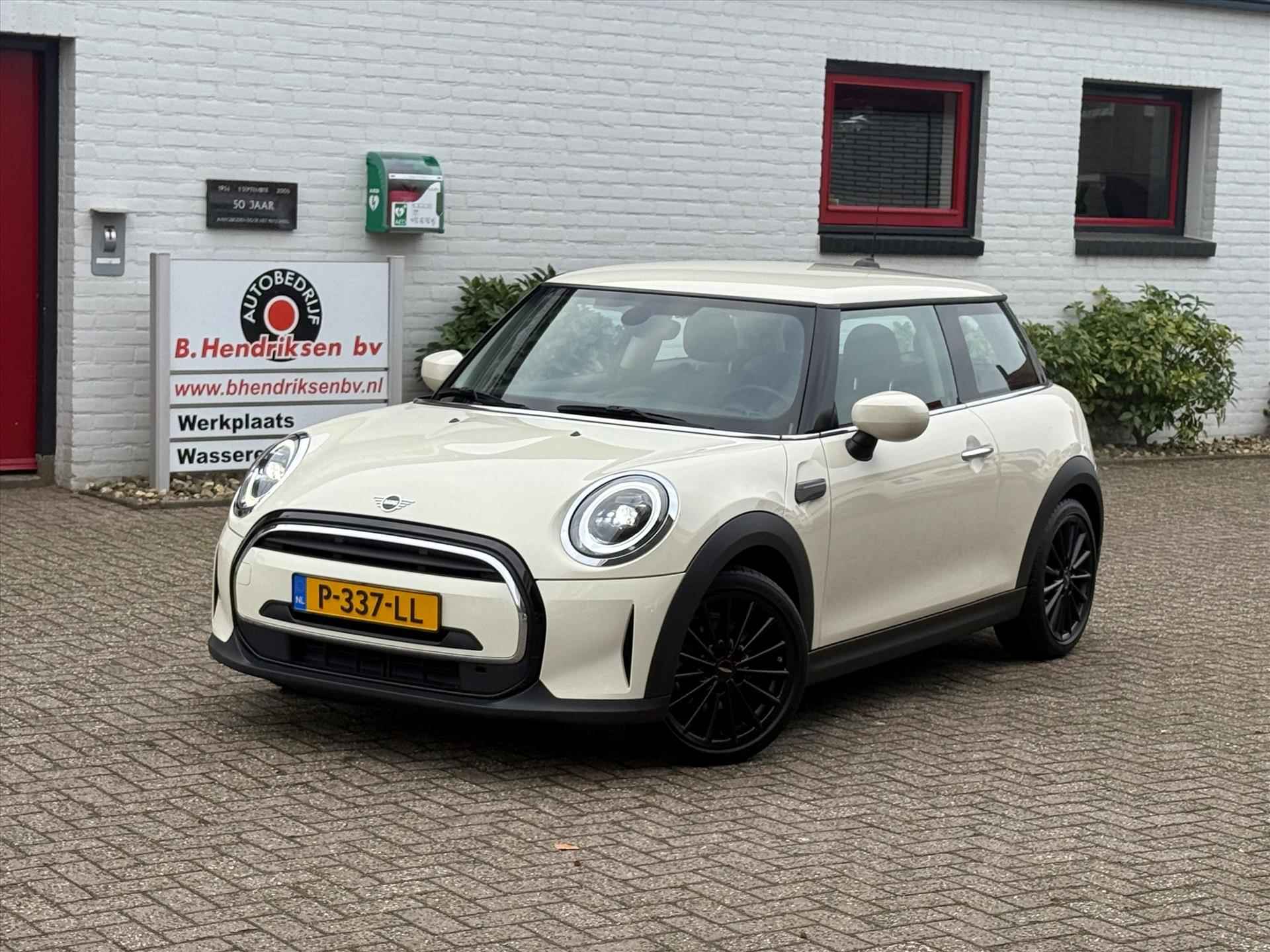 Mini Mini 3-Deurs (f56) 1.5 102pk Aut One Business Edition/ John Cooper Works velgen/ Navigatie/ Half lederen bekleding/ Parkeersensoren/ DAB/ 1 Eigenaar/ Origineel NL/ NAP - 36/39