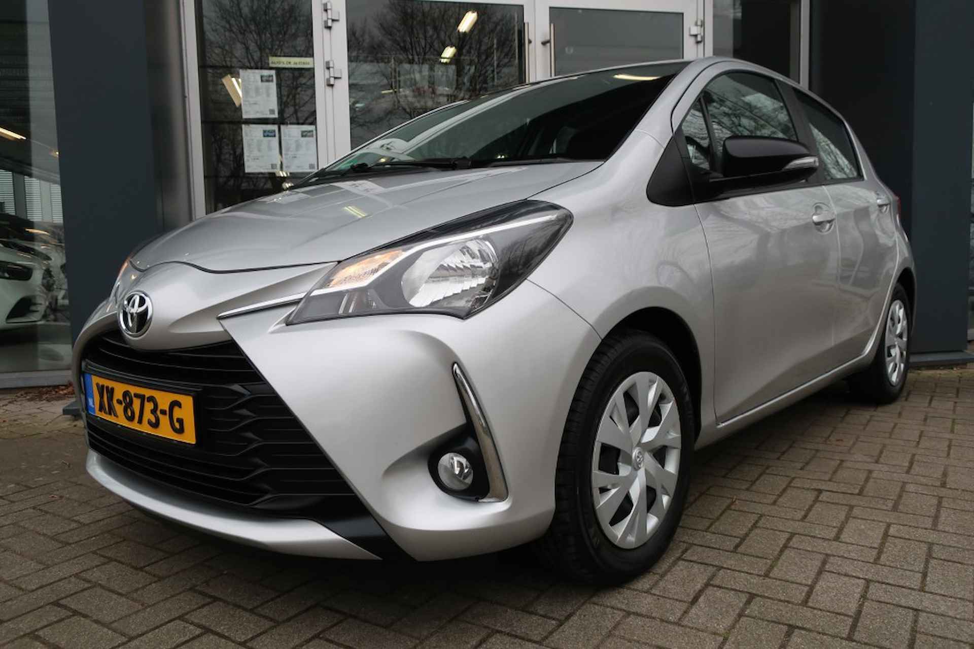 TOYOTA Yaris 1.5 VVT-I DESIGN RED, Airco, Cruise, Thuiskomer, etc. - 8/31