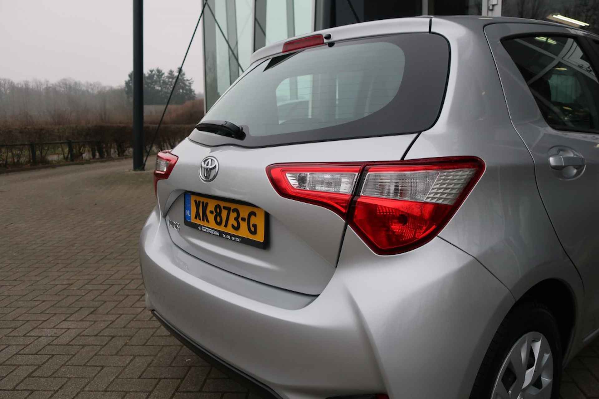 TOYOTA Yaris 1.5 VVT-I DESIGN RED, Airco, Cruise, Thuiskomer, etc. - 13/31