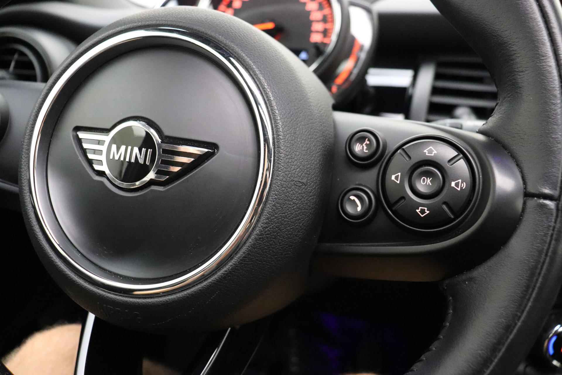 Mini Mini 1.5 Cooper Chili Automaat | Navigatie | electrisch glazen dak | Keyless | Zwart dak | Climate control | Weinig kilometers - 23/36