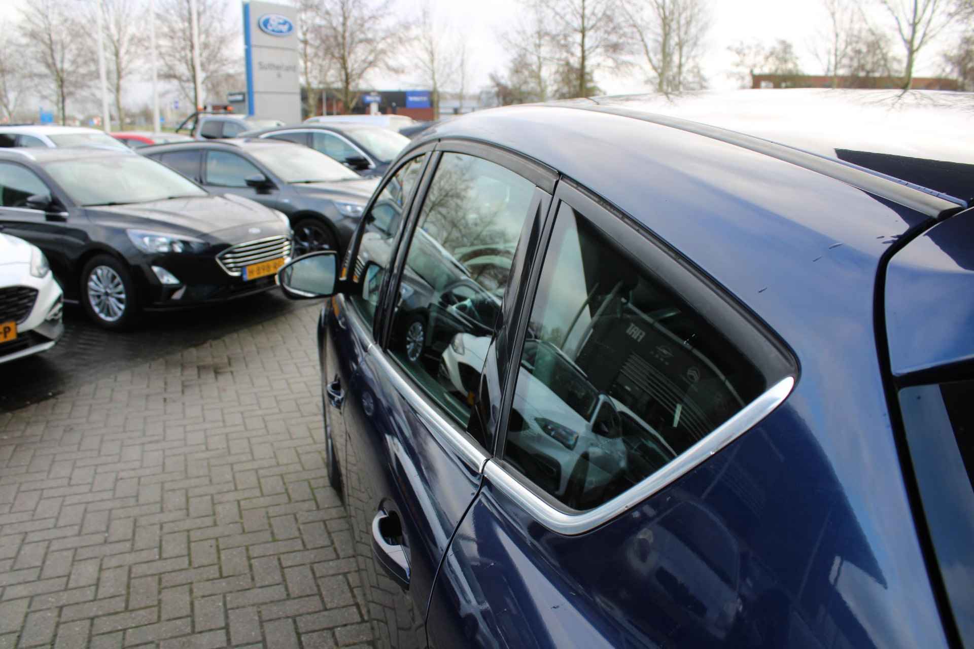 Ford C-Max 1.6 EcoBoost 150 PK Titanium | Trekhaak | Navigatie | Climate Control | PDC V + A | Cruise Control | Voorruitverwarming | Winterbandenset | 75DKM! - 8/25