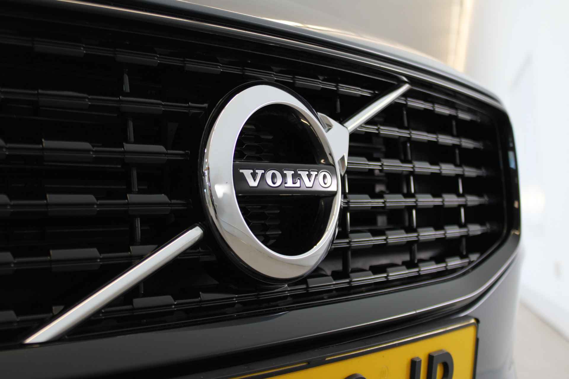 Volvo V60 B4 200PK R-Design | Pilot Assist | Camera | DAB | Keyless | Apple Car Pl | Stoelverw - 43/55