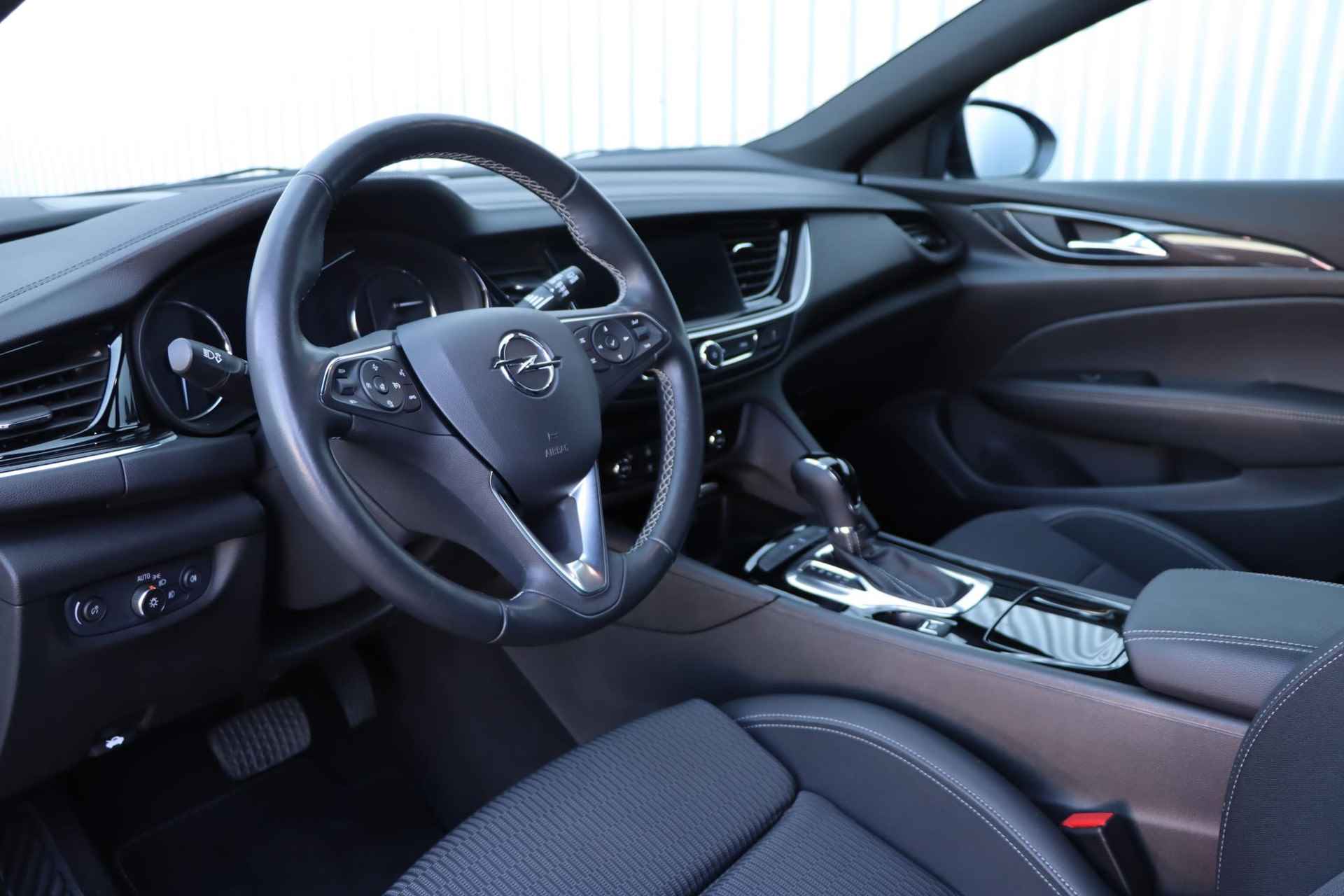 Opel Insignia Sports Tourer 2.0 Turbo Business Automaat | 1500 kg trekgewicht | Dodehoek detectie | Stoelverwarming | Navigatie | Parkeersensoren | Climate Control | - 7/40