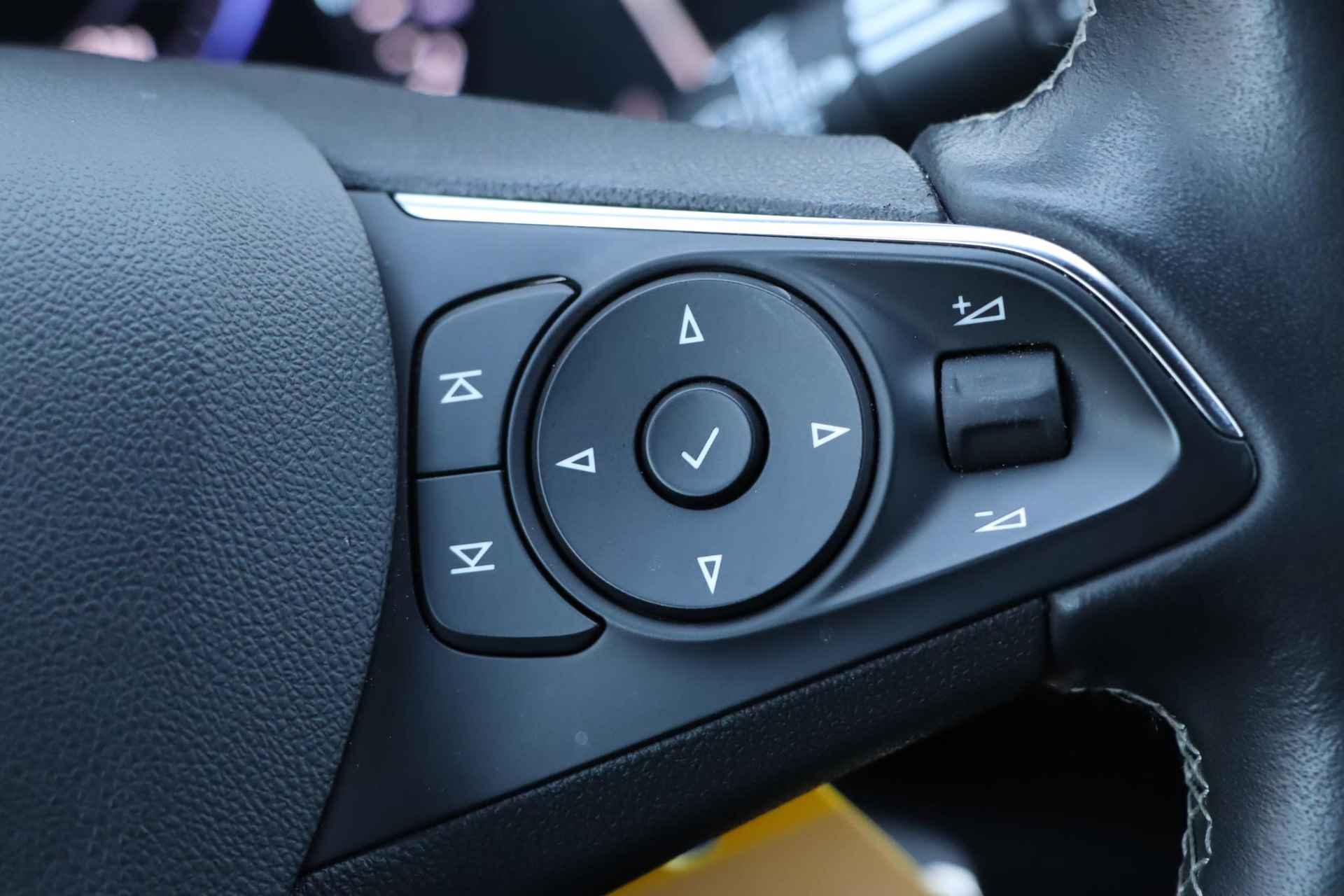 Opel Insignia Sports Tourer 2.0 Turbo Business Automaat | 1500 kg trekgewicht | Dodehoek detectie | Stoelverwarming | Navigatie | Parkeersensoren | Climate Control | - 15/40