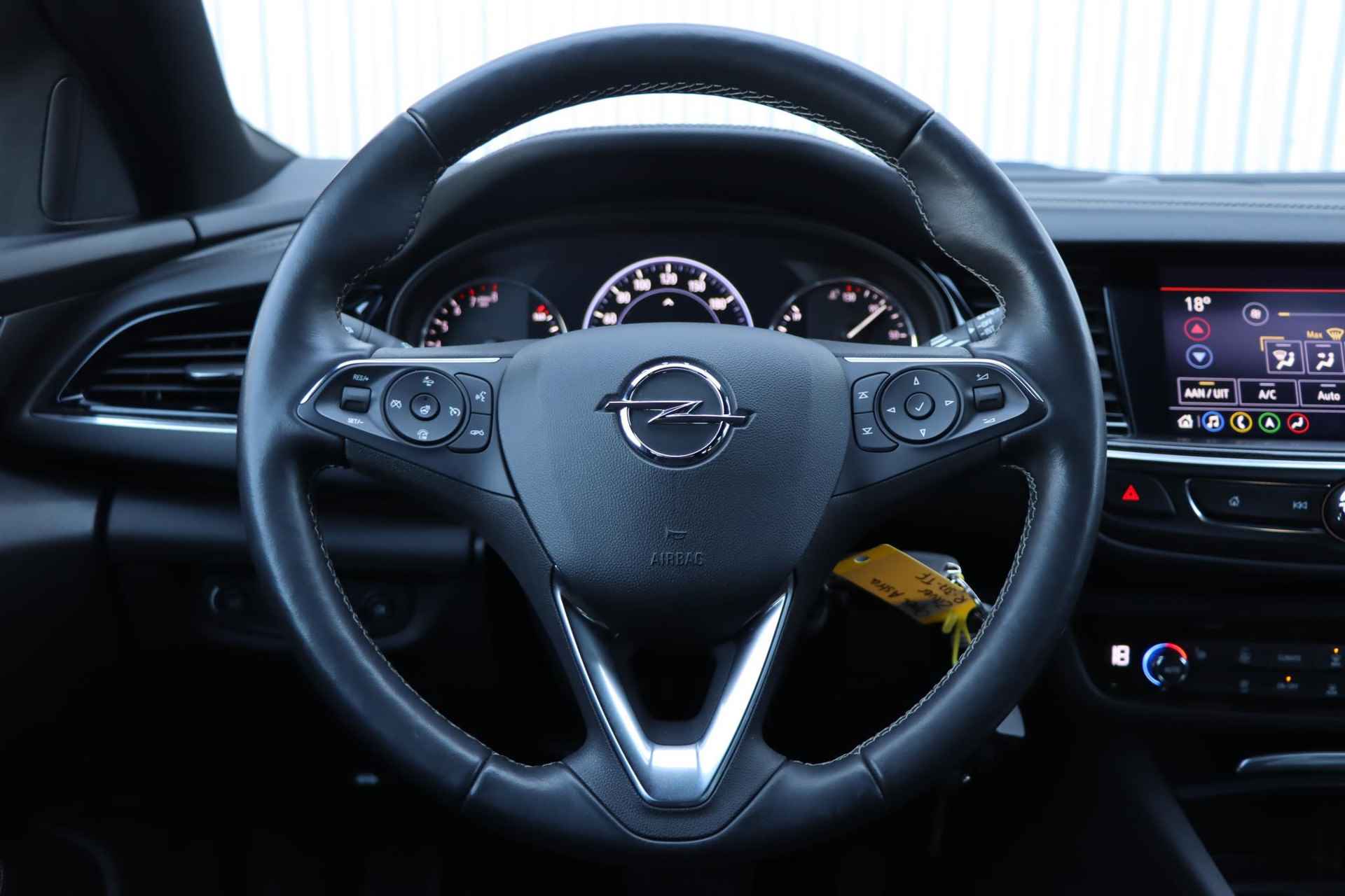 Opel Insignia Sports Tourer 2.0 Turbo Business Automaat | 1500 kg trekgewicht | Dodehoek detectie | Stoelverwarming | Navigatie | Parkeersensoren | Climate Control | - 31/40