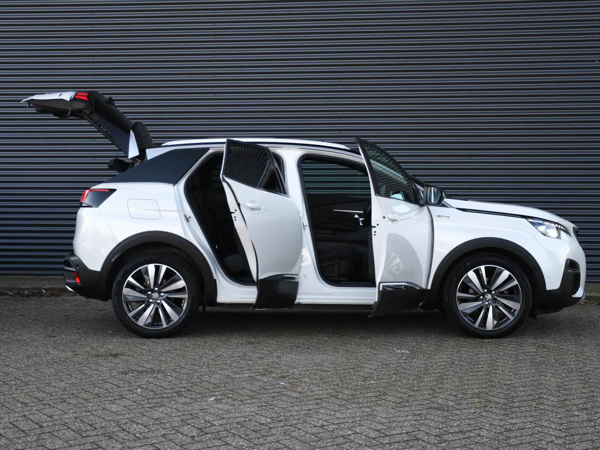 Peugeot 3008 GT Line 1.2 PureTech 130pk PANO-DAK | KEYLESS ENTRY | CRUISE | NAVI | PDC + CAMERA | DODE HOEK | LANE KEEPING SYSTEM - 35/36