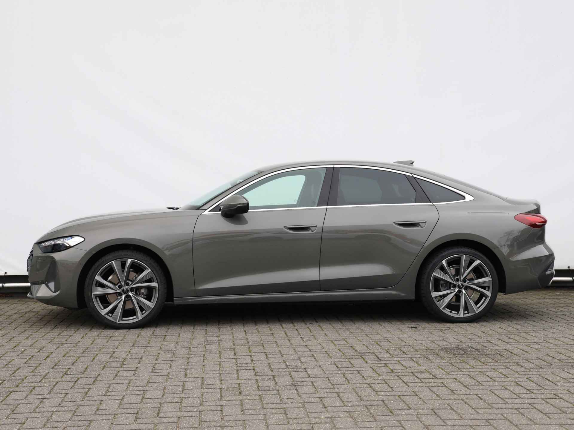 Audi A5 Limousine 2.0 TFSI First Edition | 150 pk | Lederen bekleding | Elektrisch verstelbare stoelen | Privacy glas | - 12/47