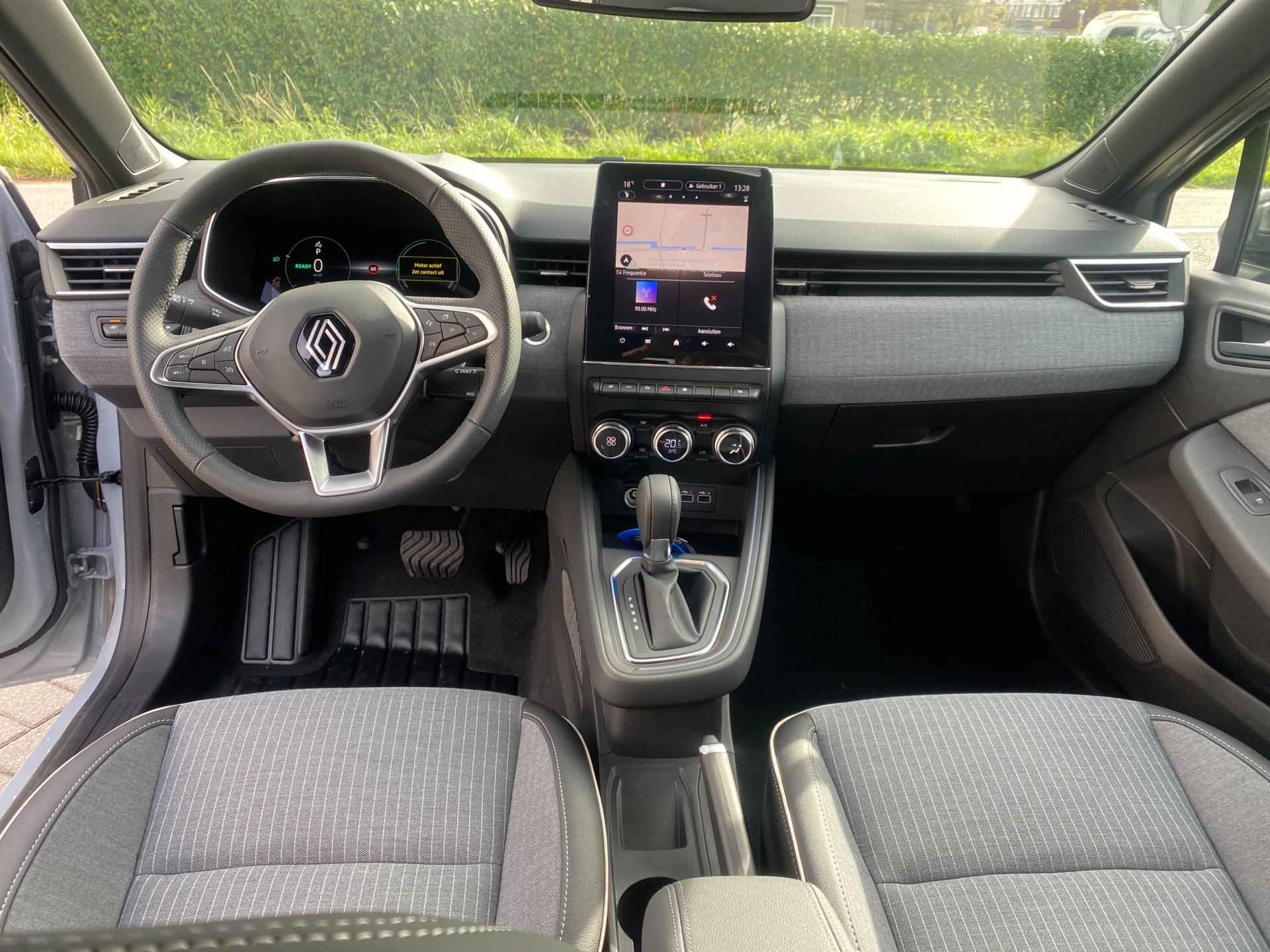 Renault Clio 1.6 E-Tech Full Hybrid 145 techno - 8/13