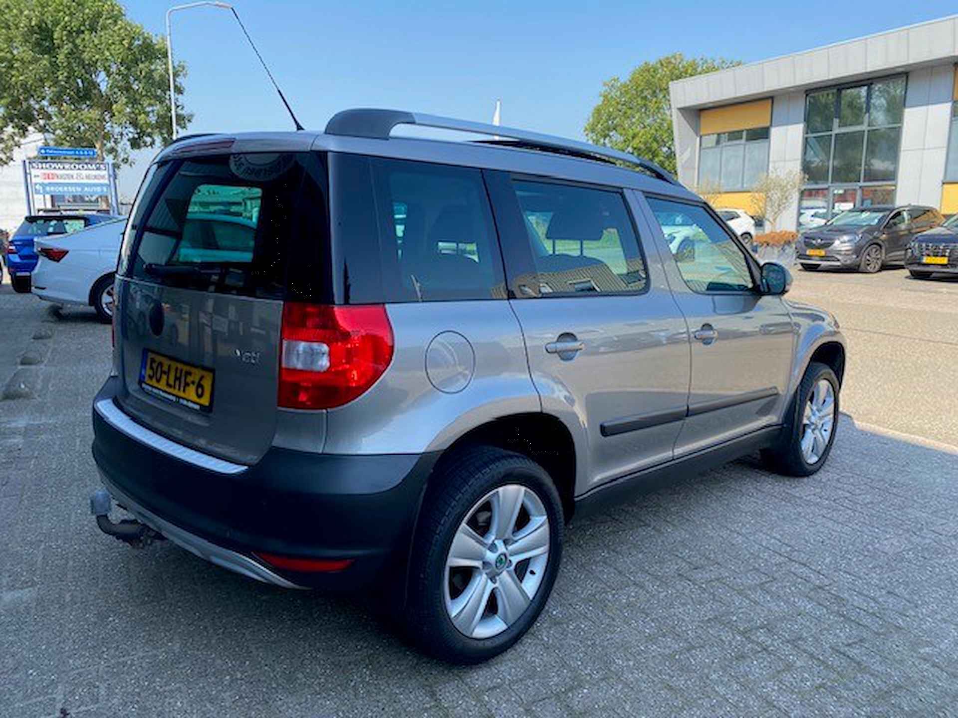 SKODA Yeti 1.2 TSI 105pk Aut. Elegance met Pano en trekhaak - 9/32