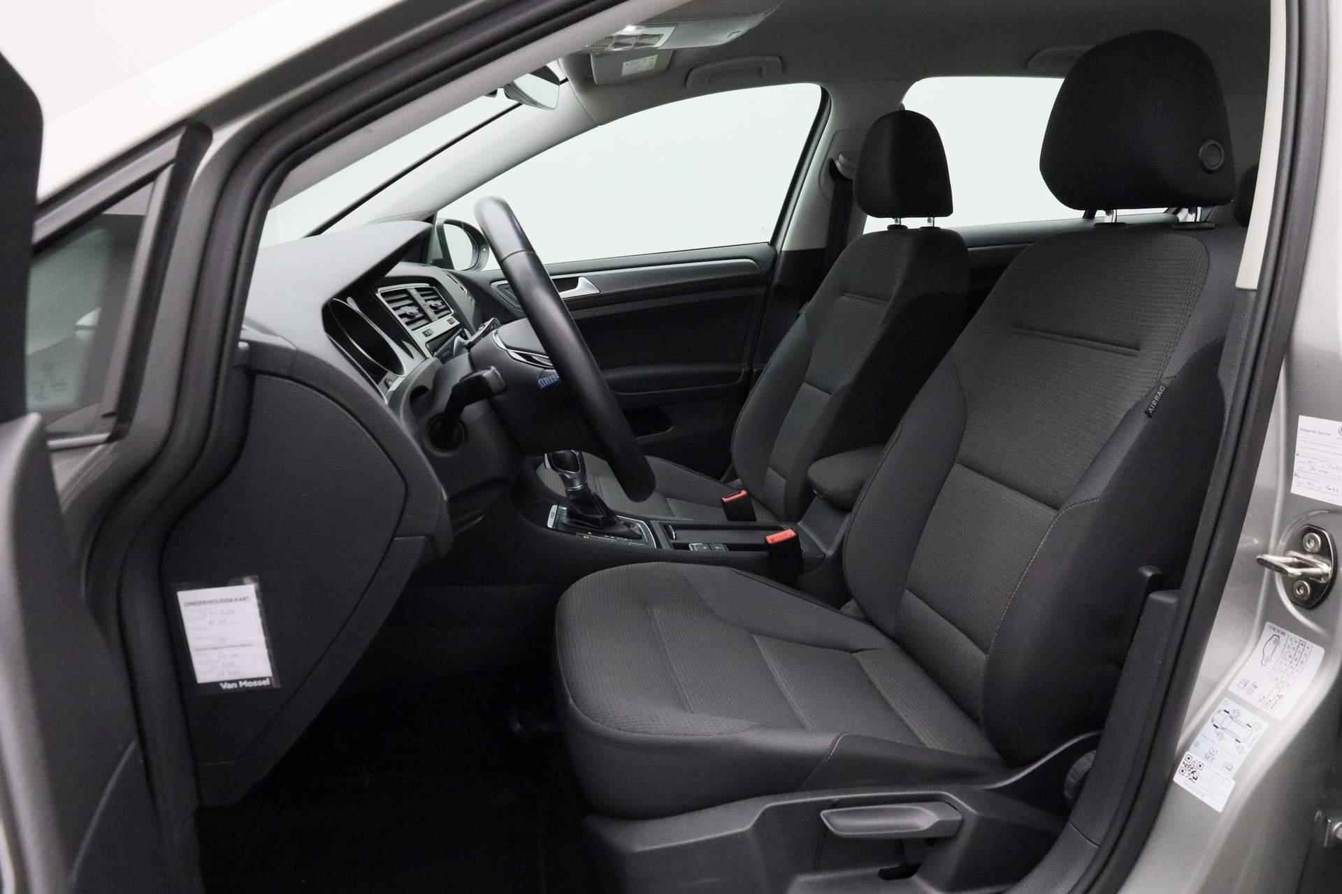 Volkswagen e-Golf 136PK | Navi | ACC | Parkeersensoren voor/achter | Clima - 22/40