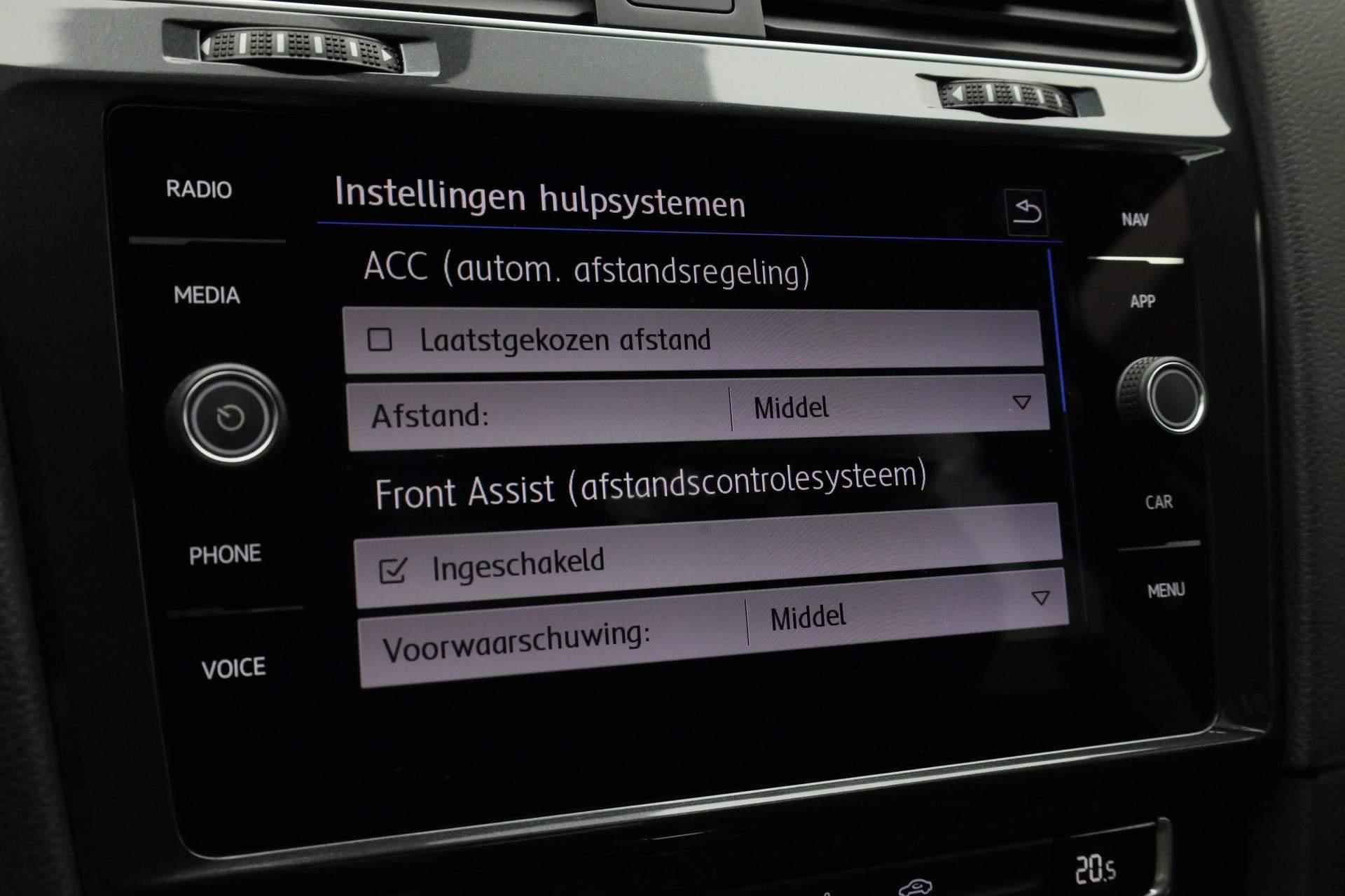 Volkswagen e-Golf 136PK | Navi | ACC | Parkeersensoren voor/achter | Clima - 31/40