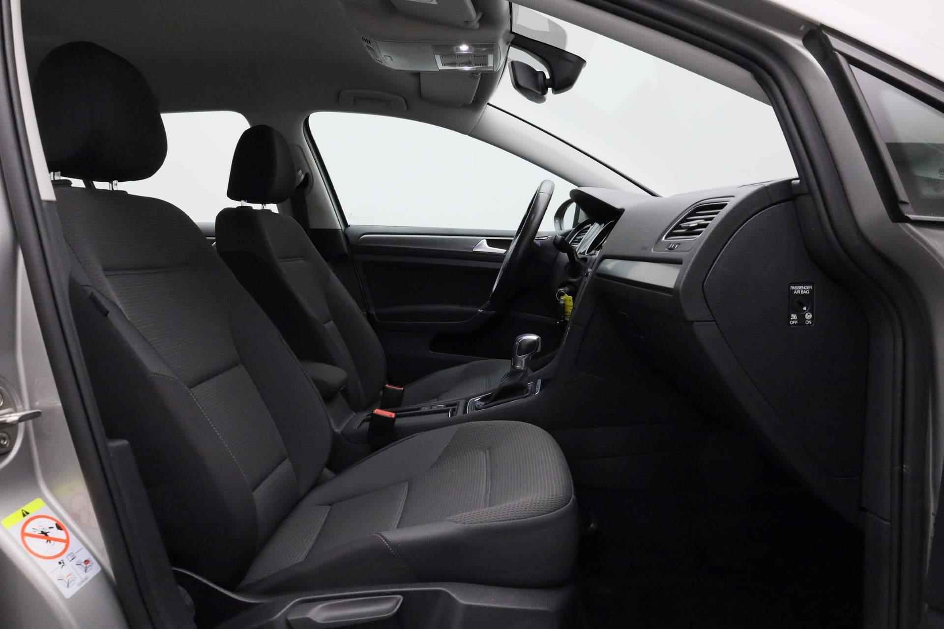 Volkswagen e-Golf 136PK | Navi | ACC | Parkeersensoren voor/achter | Clima - 36/40