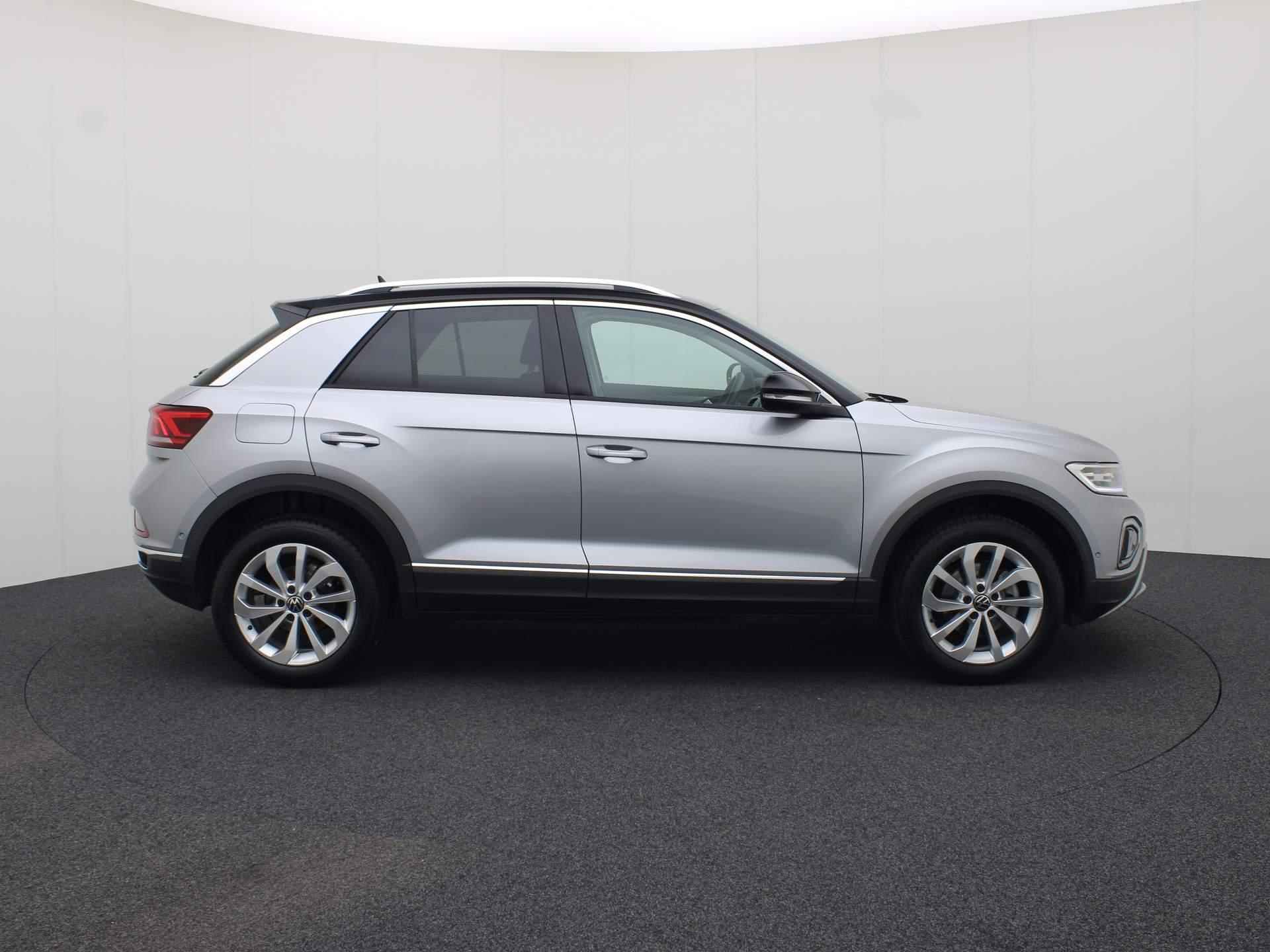 Volkswagen T-Roc 1.5TSI/150PK Style DSG · Navigatie · Parkeersensoren · Trekhaak · Garantie tot januari 2026 - 4/38