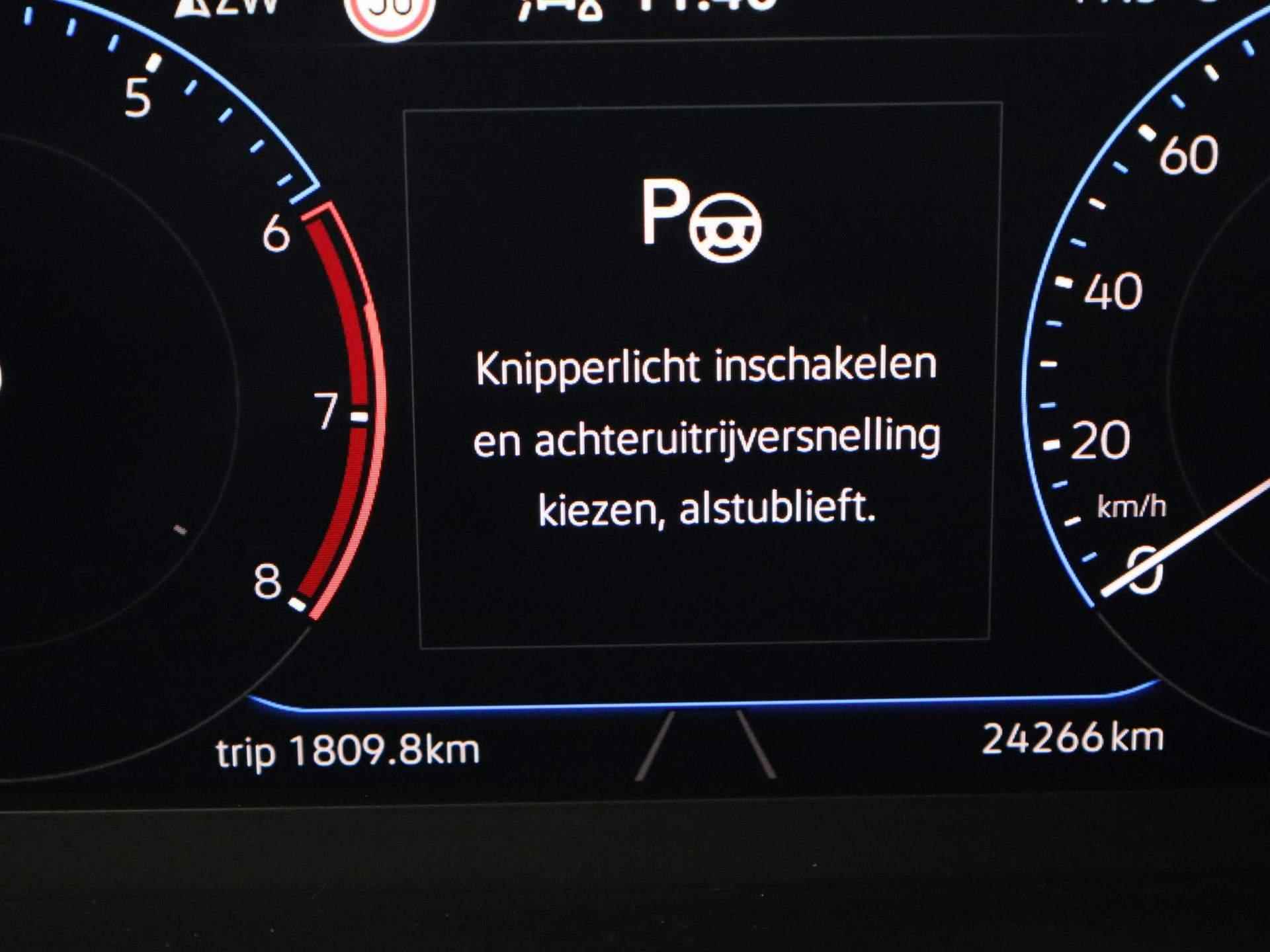 Volkswagen T-Roc 1.5TSI/150PK Style DSG · Navigatie · Parkeersensoren · Trekhaak · Garantie tot januari 2026 - 11/38