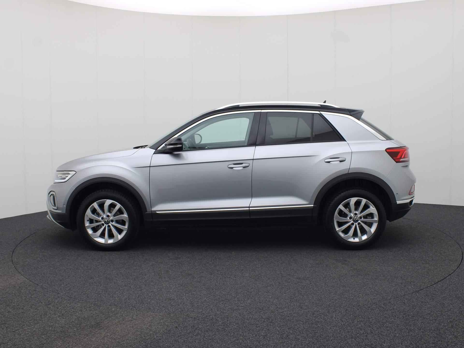 Volkswagen T-Roc 1.5TSI/150PK Style DSG · Navigatie · Parkeersensoren · Trekhaak · Garantie tot januari 2026 - 32/38