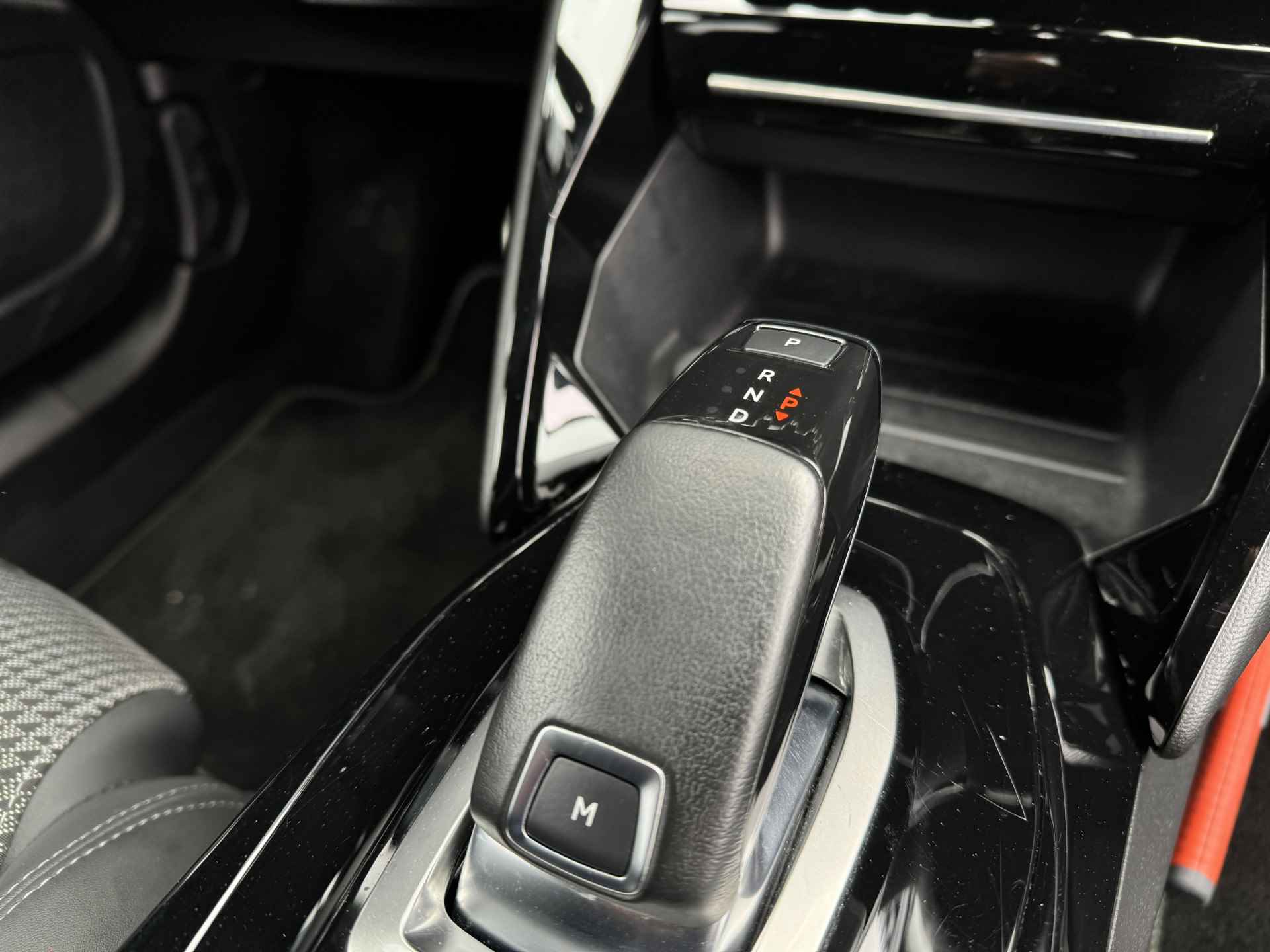 Peugeot 2008 GT 1.2 PureTech 130PK EAT8 | Camera | PDC V/A | ACC | Keyless | Stoelverwarming | Voorruitverwarming | Navi | Carplay - 25/40