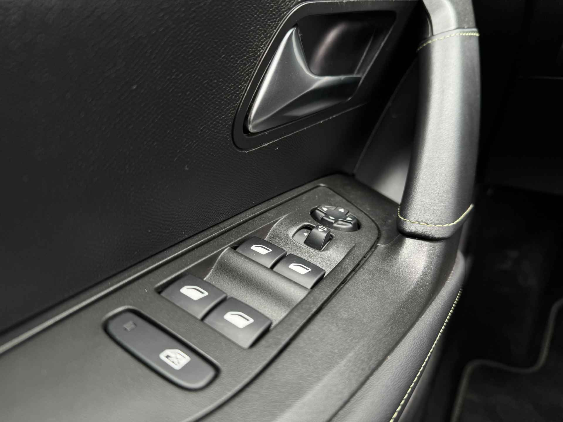 Peugeot 2008 GT 1.2 PureTech 130PK EAT8 | Camera | PDC V/A | ACC | Keyless | Stoelverwarming | Voorruitverwarming | Navi | Carplay - 40/40