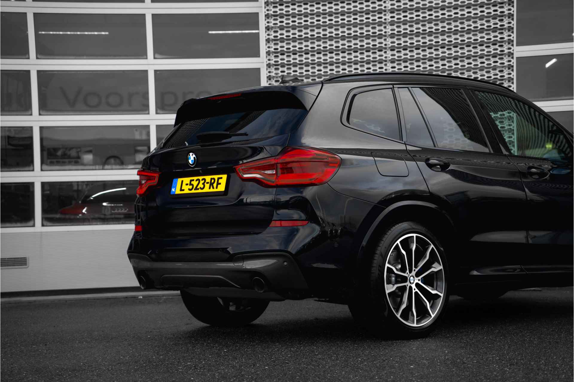 BMW X3 xDrive30e 292pk Business Edition Plus | Panoramadak | M-Sport | Lederen bekleding | 19" | Camera | - 17/38