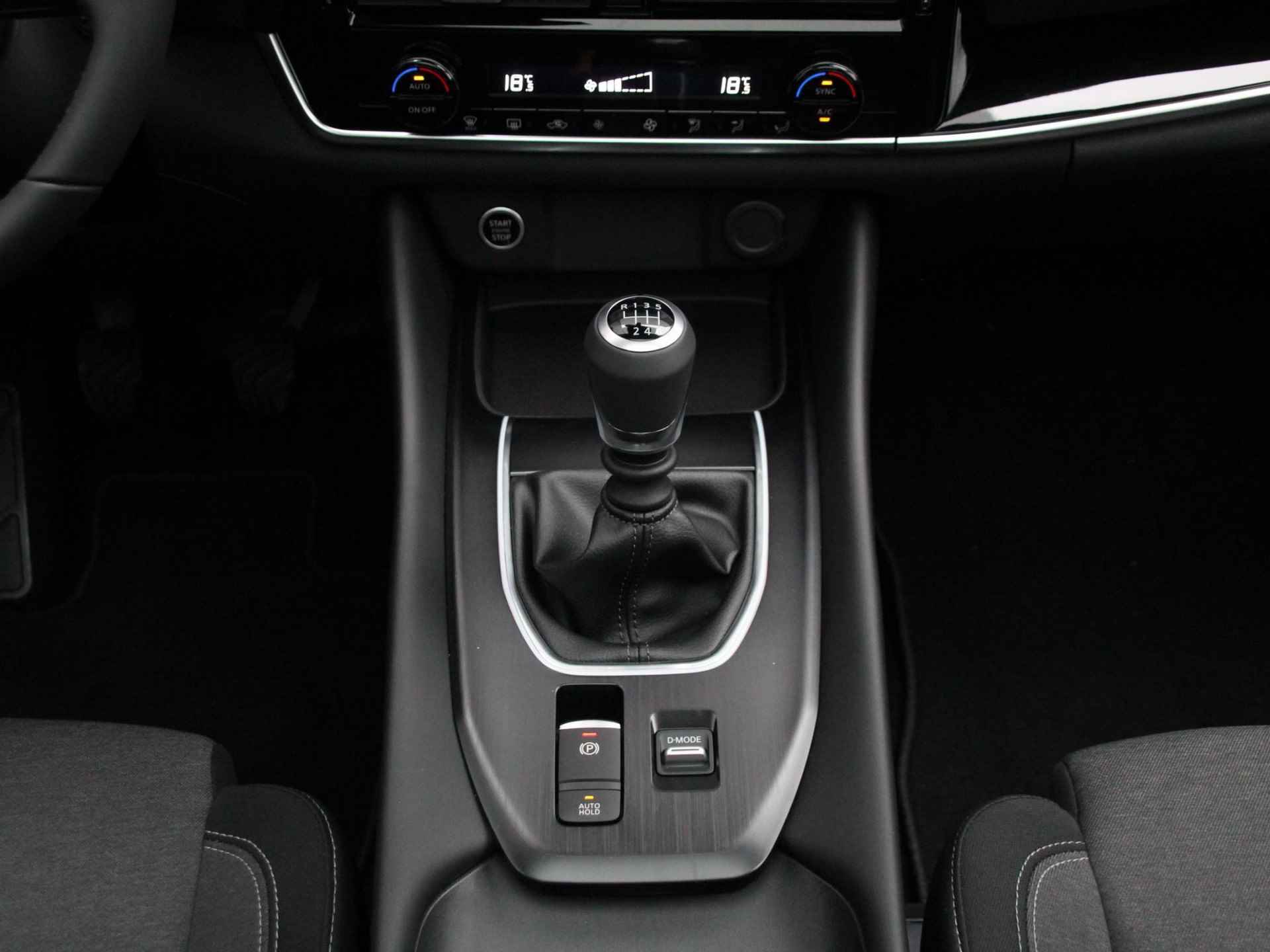Nissan Qashqai 1.3 MHEV N-Connecta Design Pack | Panoramadak | Navigatie | 360° Camera | Adapt. Cruise Control | Digitaal Instrumentenpaneel | Rijklaarprijs! - 18/23