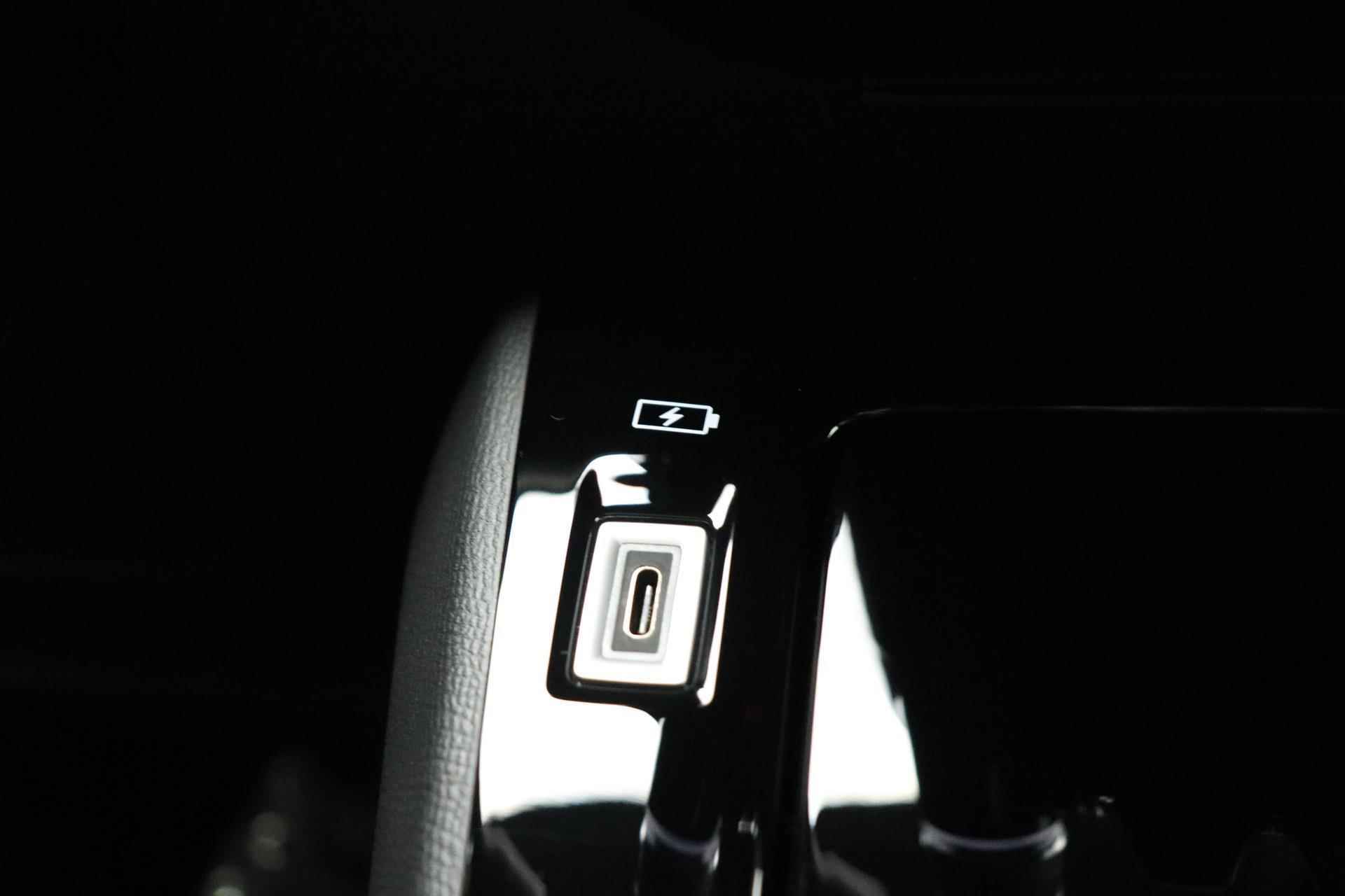 Peugeot e-208 EV GT Pack 50 kWh 130 pk 100% elektrisch automaat | 3D Cockpit | Climate control | Cruise control | LED verlichting | Bluetooth | Keyless start - 23/33