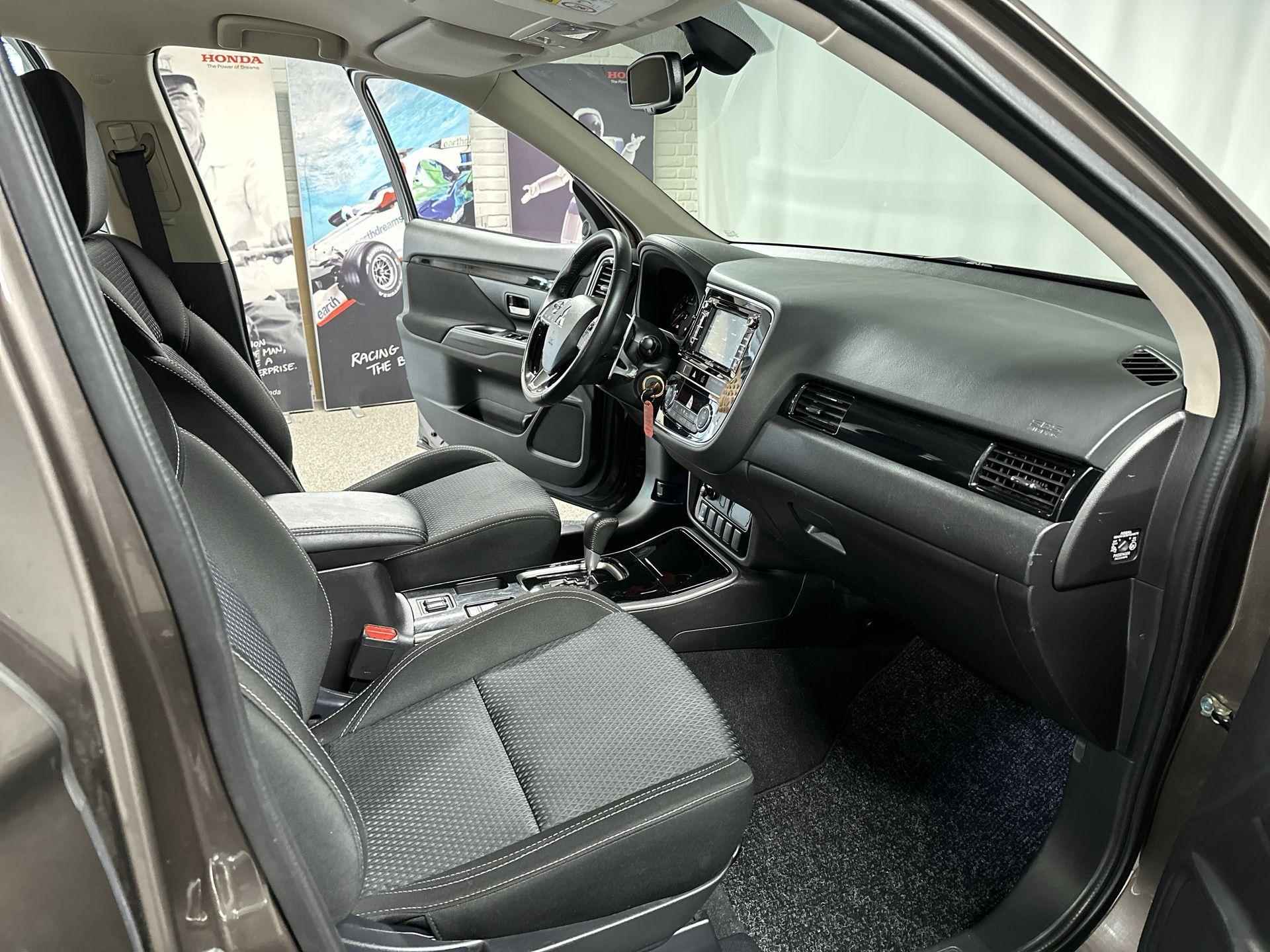 Mitsubishi Outlander 2.0 Connect Pro Navigatie Automaat - 7/40