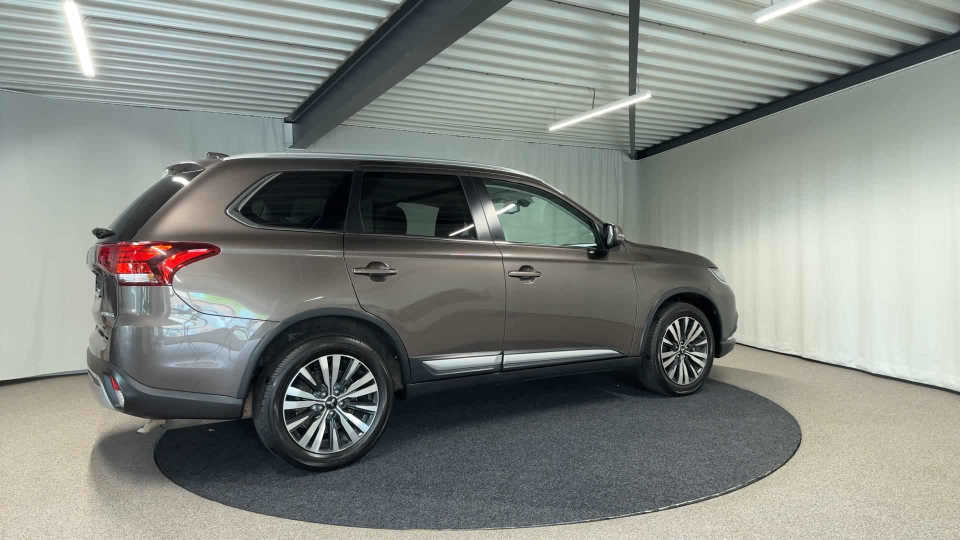 Mitsubishi Outlander 2.0 Connect Pro Navigatie Automaat - 9/40