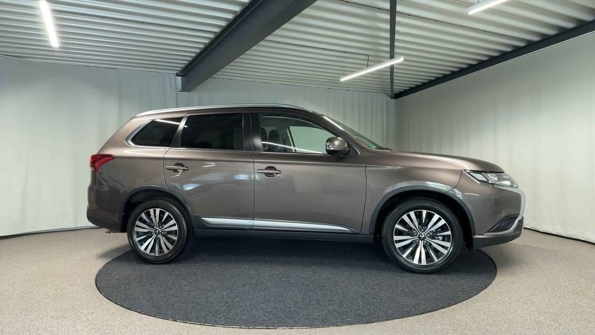 Mitsubishi Outlander 2.0 Connect Pro Navigatie Automaat - 16/40