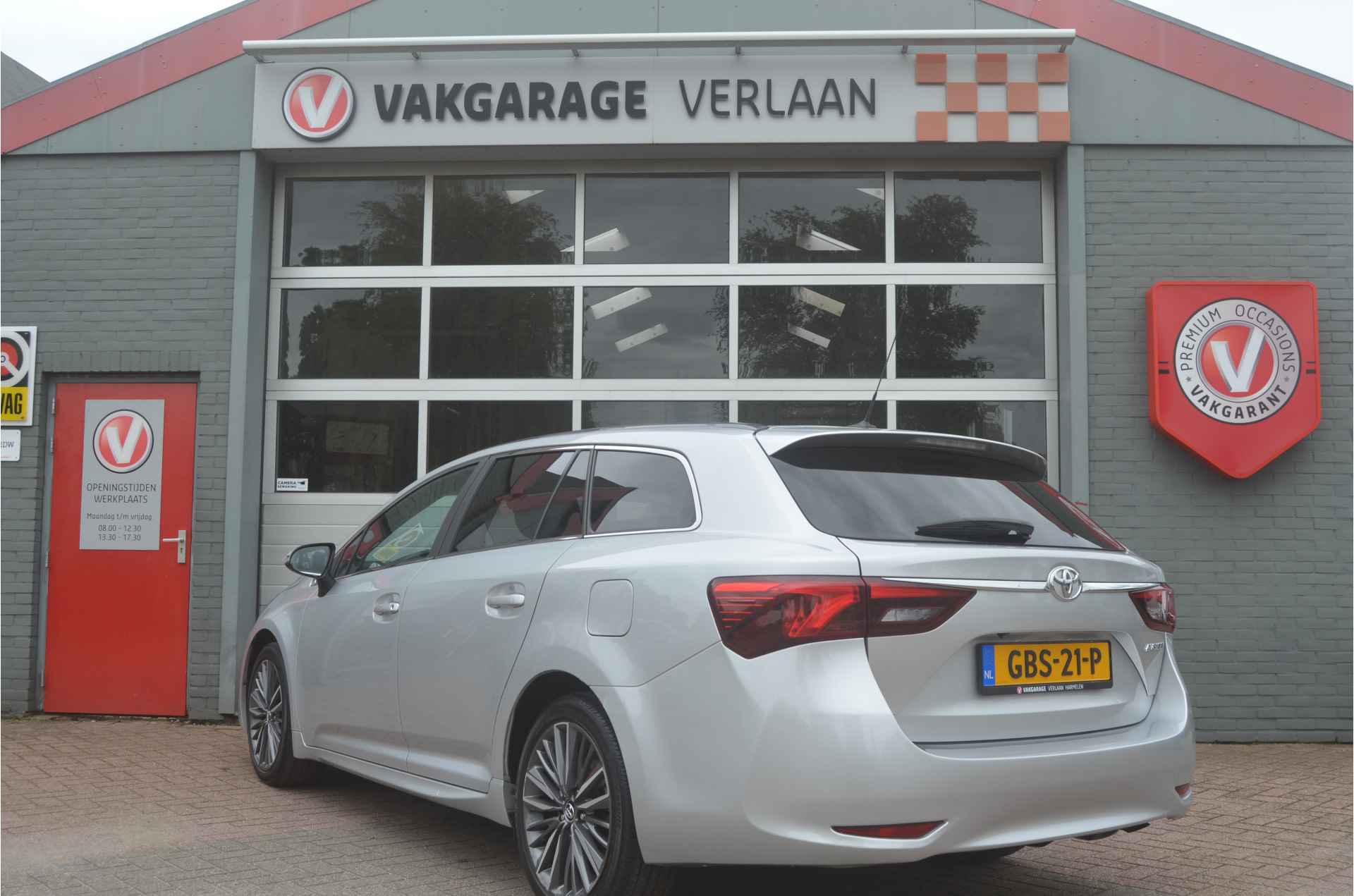 Toyota Avensis Touring Sports 1.8 VVT-i Executive Premium leder 12 mnd. gar. - 4/36