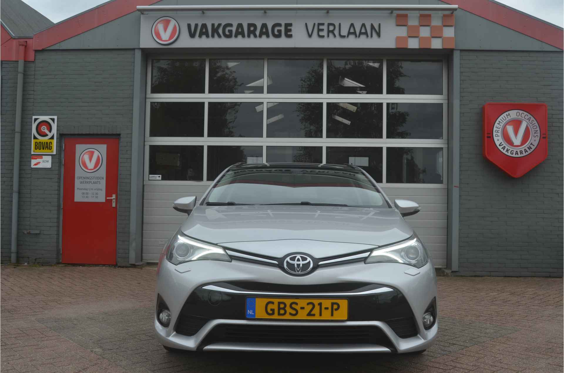 Toyota Avensis Touring Sports 1.8 VVT-i Executive Premium leder 12 mnd. gar. - 8/36