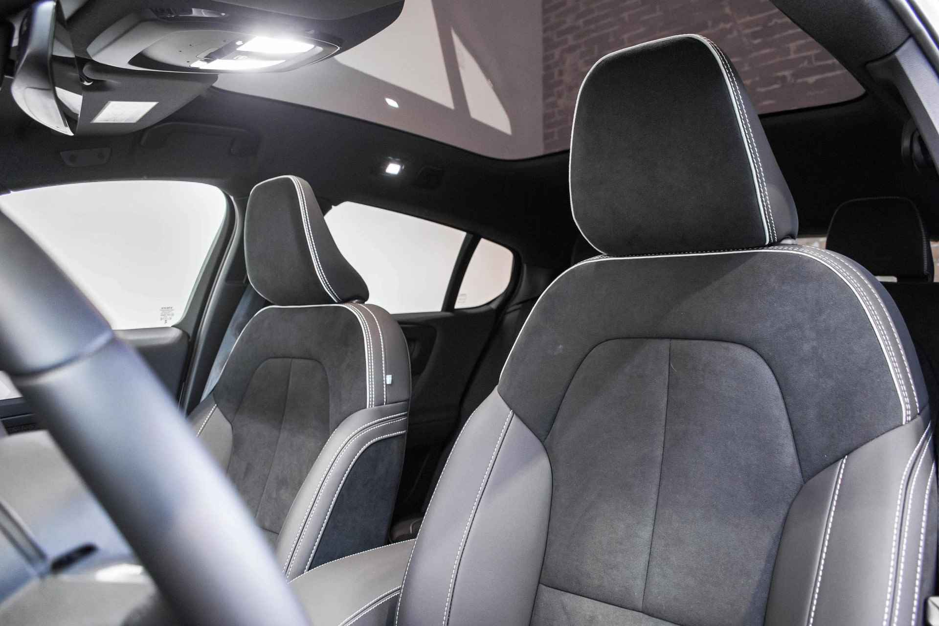 Volvo C40 Single Motor Extended Range Ultimate | Panoramadak | Premium Audio | Warmtepomp | Interieurvoorverwarming | 20"Lichtmetalen Velgen | Adaptieve Cruise Control | Elektrisch bedienbare voorstoelen - 14/34